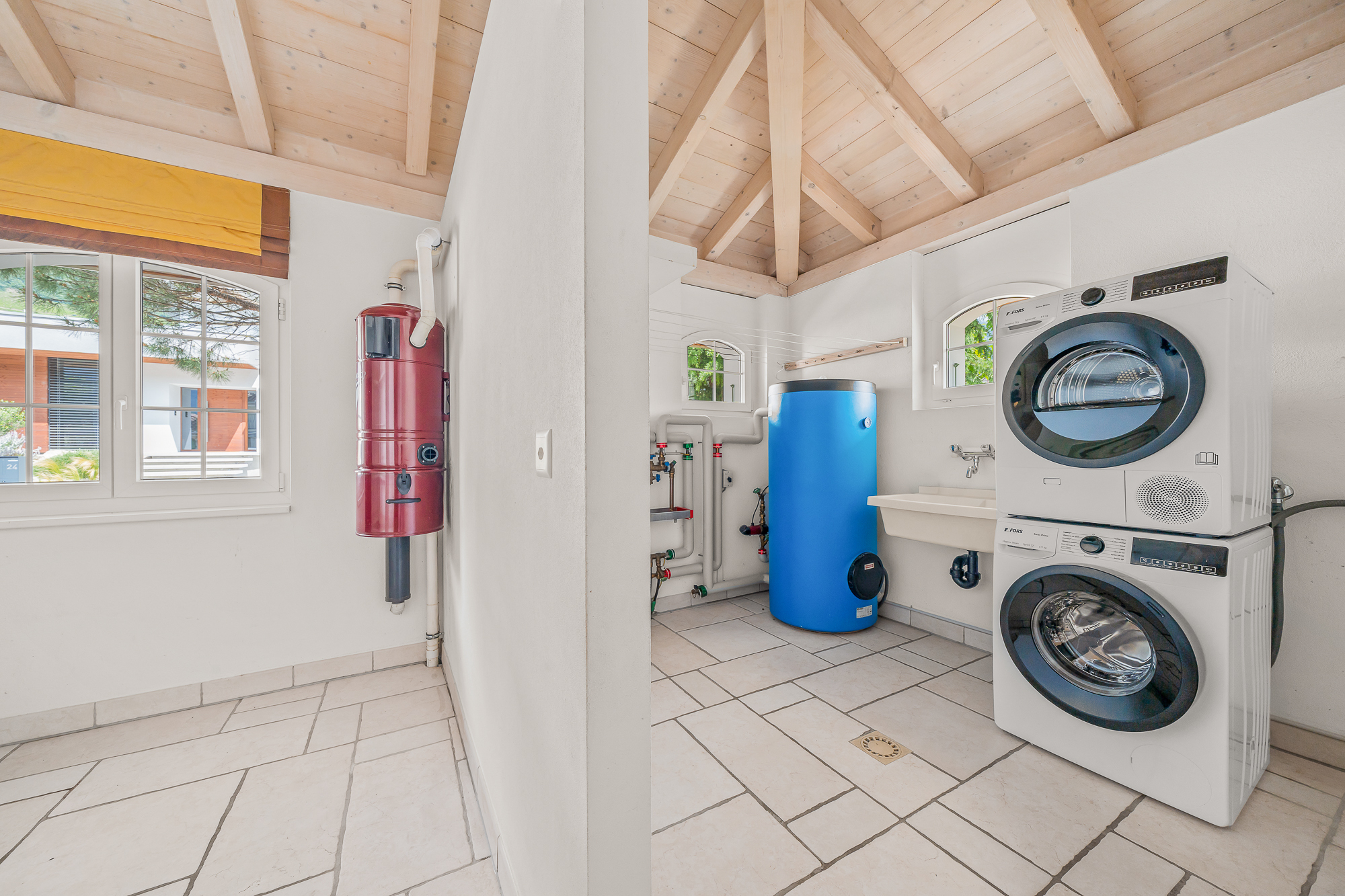 Interior view 14