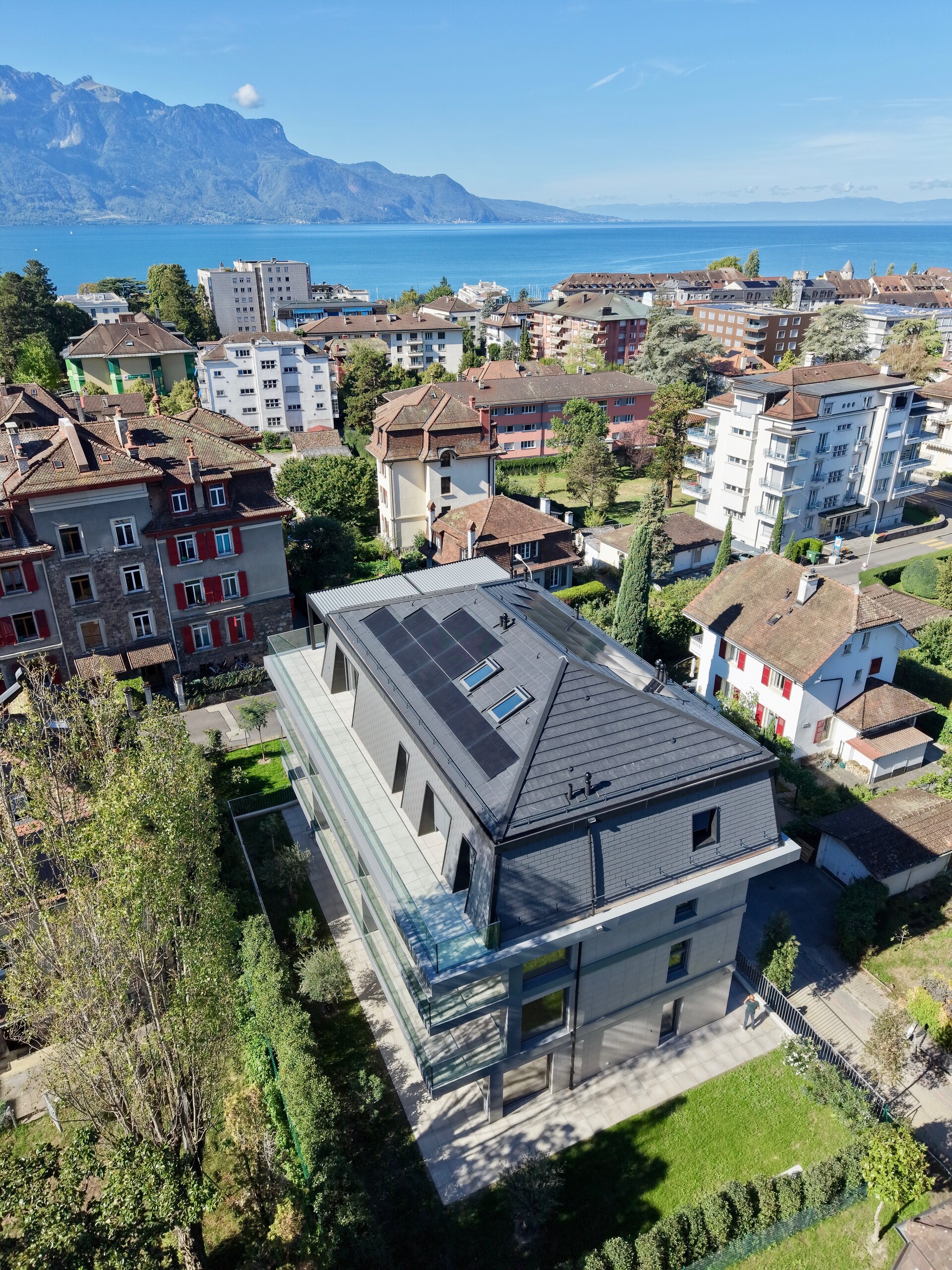 Exterior view 5