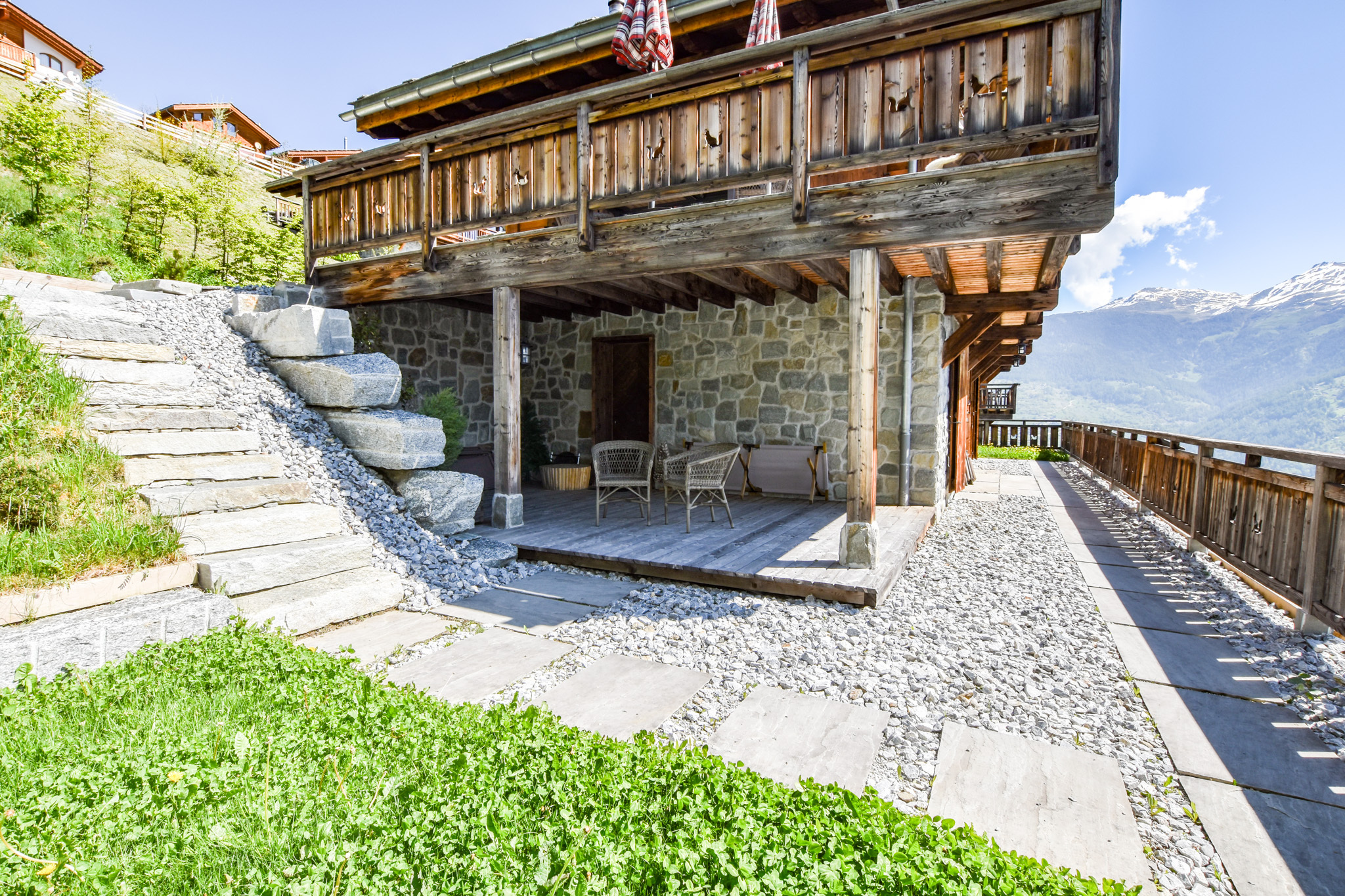 Exterior view 8