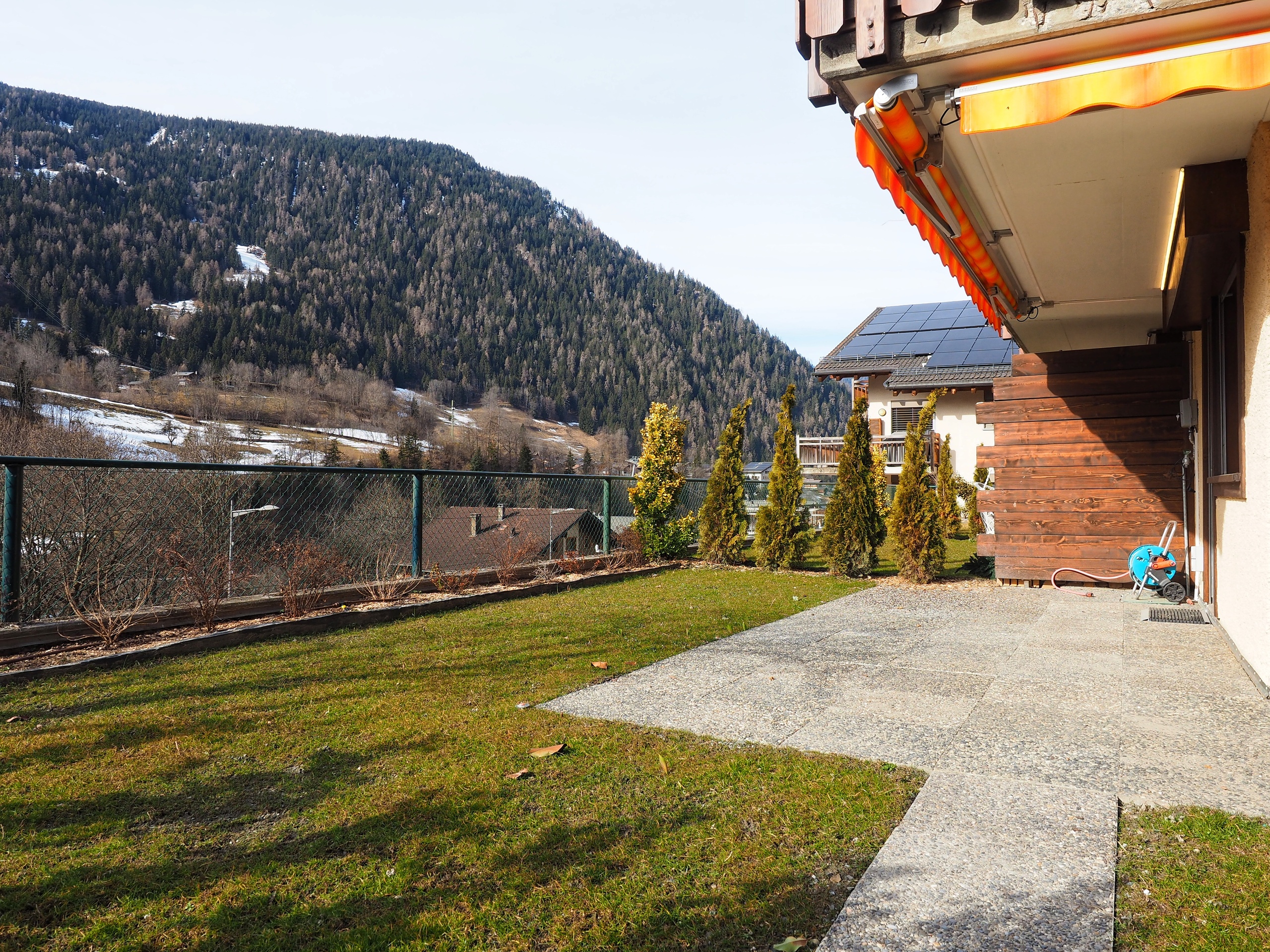 Exterior view 3