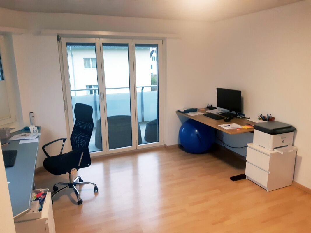 SZ 3: Büro oder Zimmer mit direktem Ausgang auf Balkon