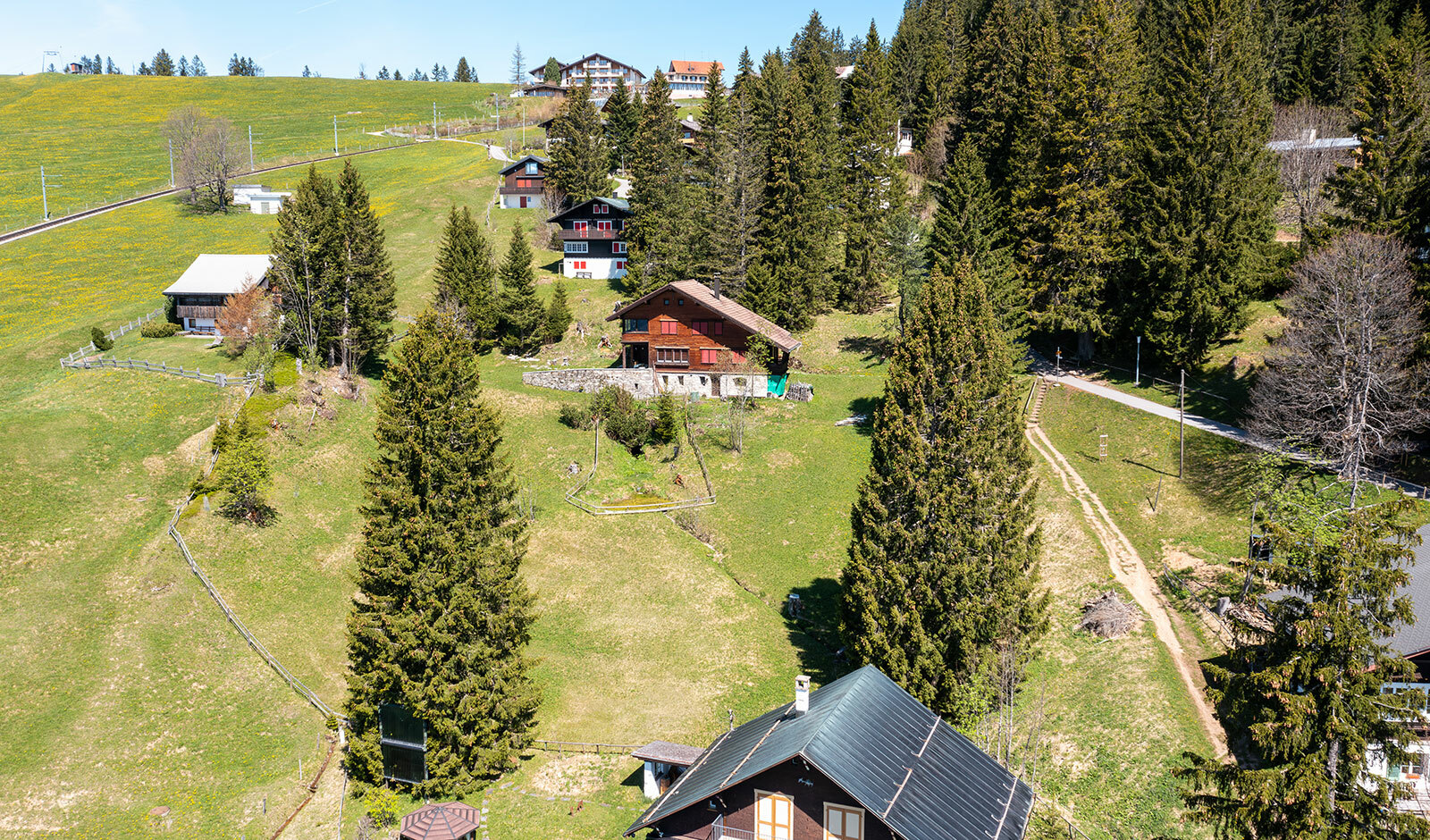 Weitere Fotos unter www.dv-immo.ch