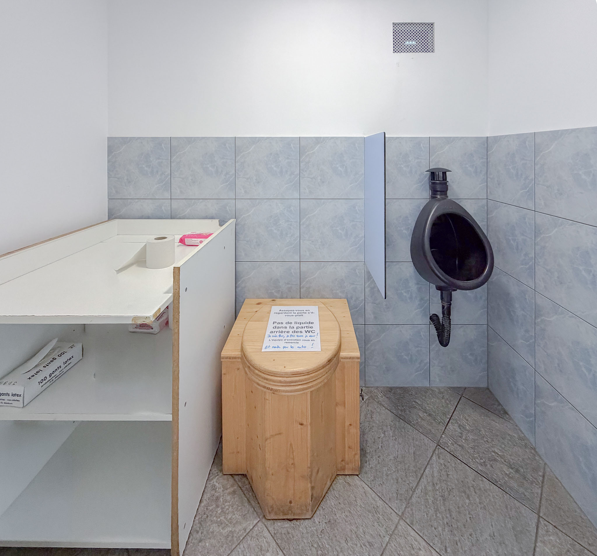 WC WC