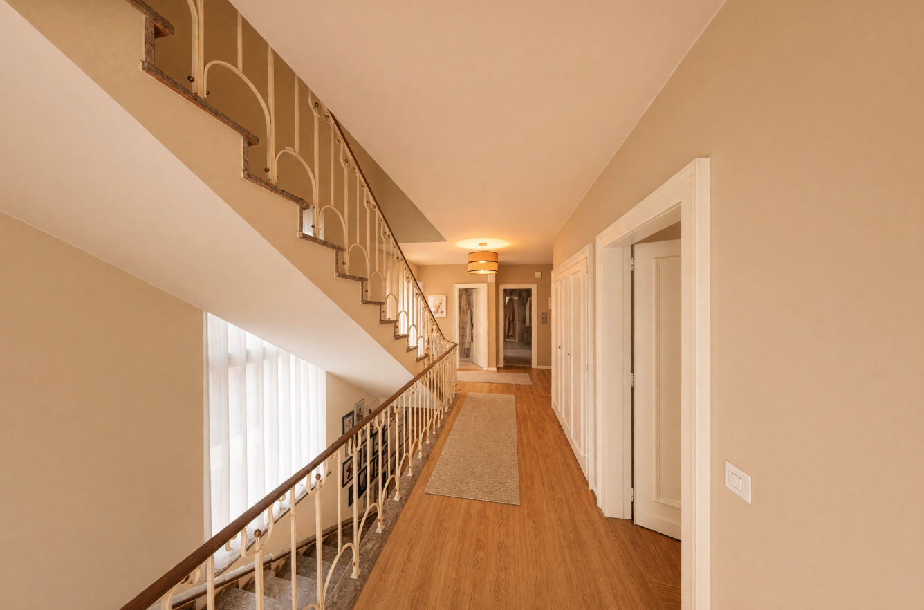 Interior view 7