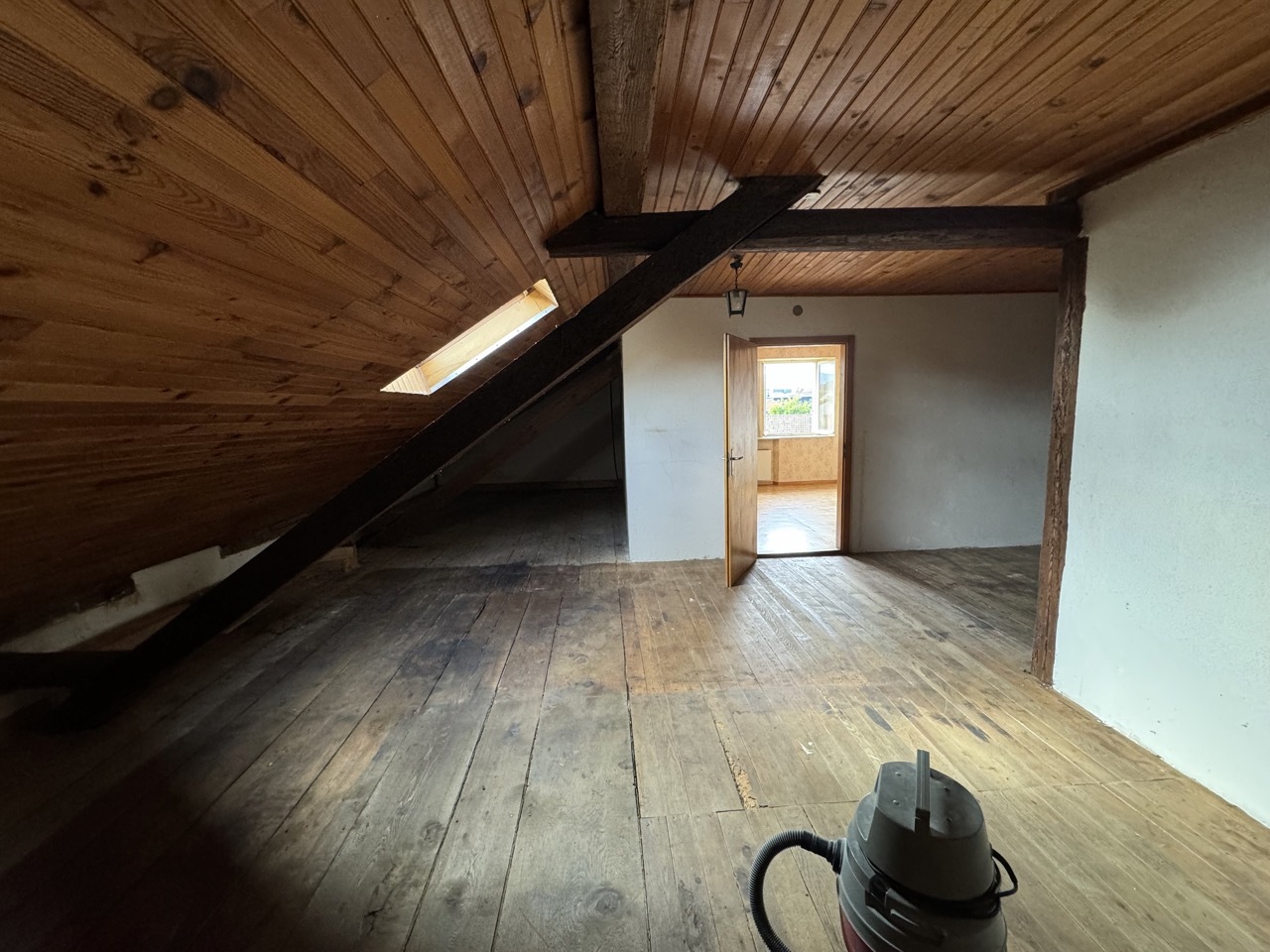 Logement 2ème étage et combles Logement 2ème étage et combles