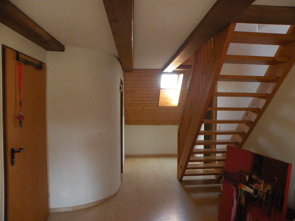 Korridor und Aufgang ins Obergeschoss