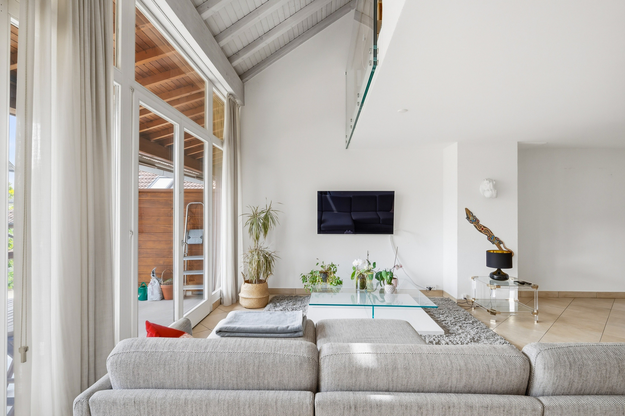 Interior view 4