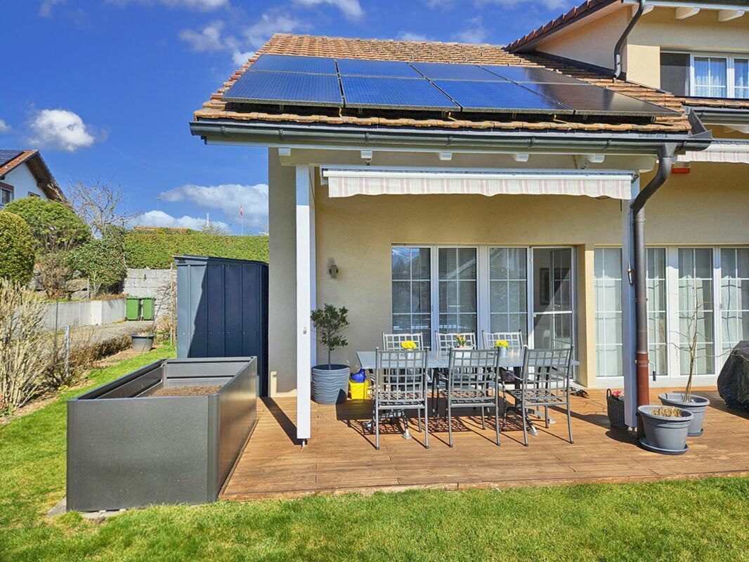Sollenterrasse und Photovoltaik für Warmwasserboiler