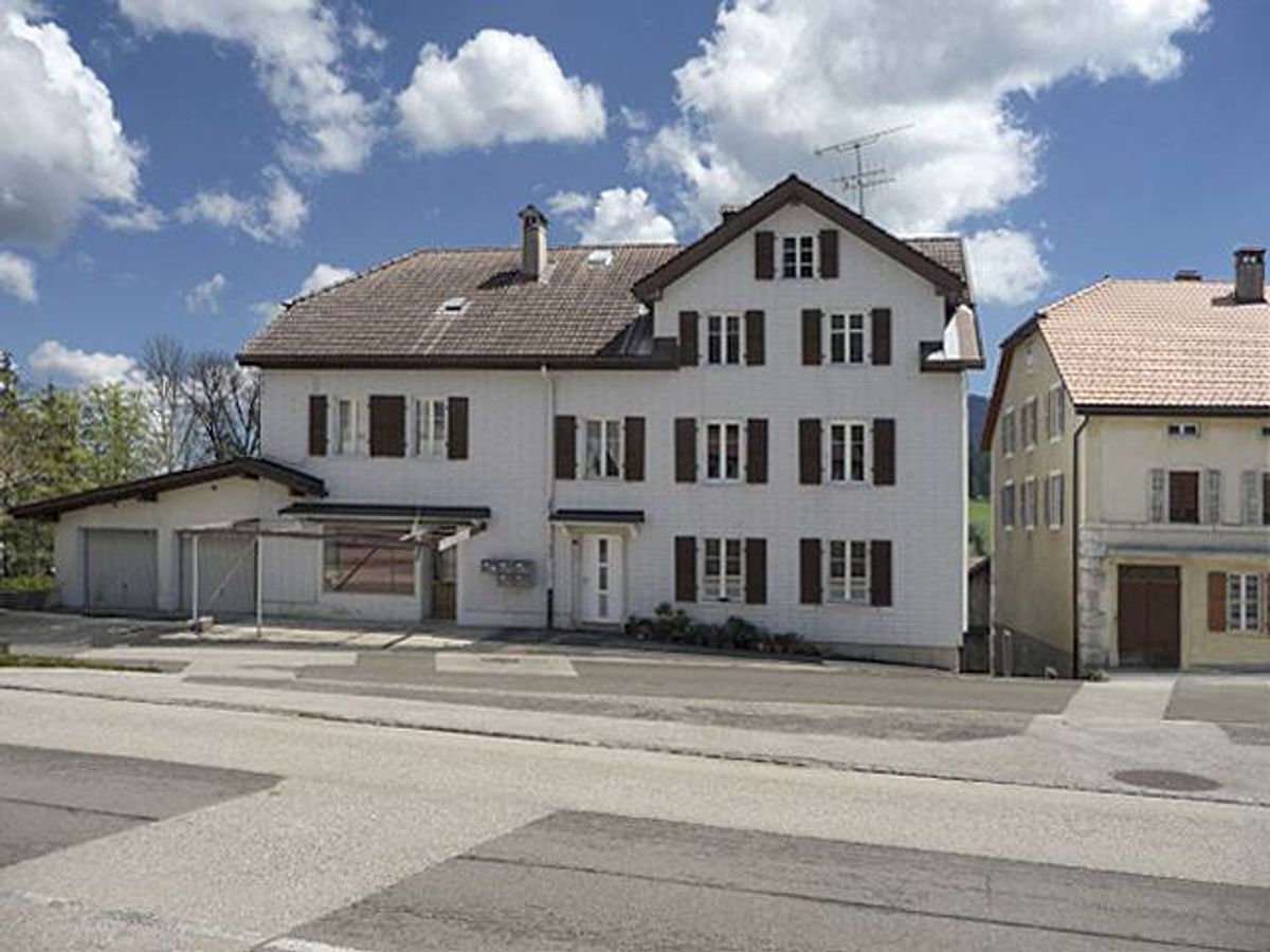 Photo 1
