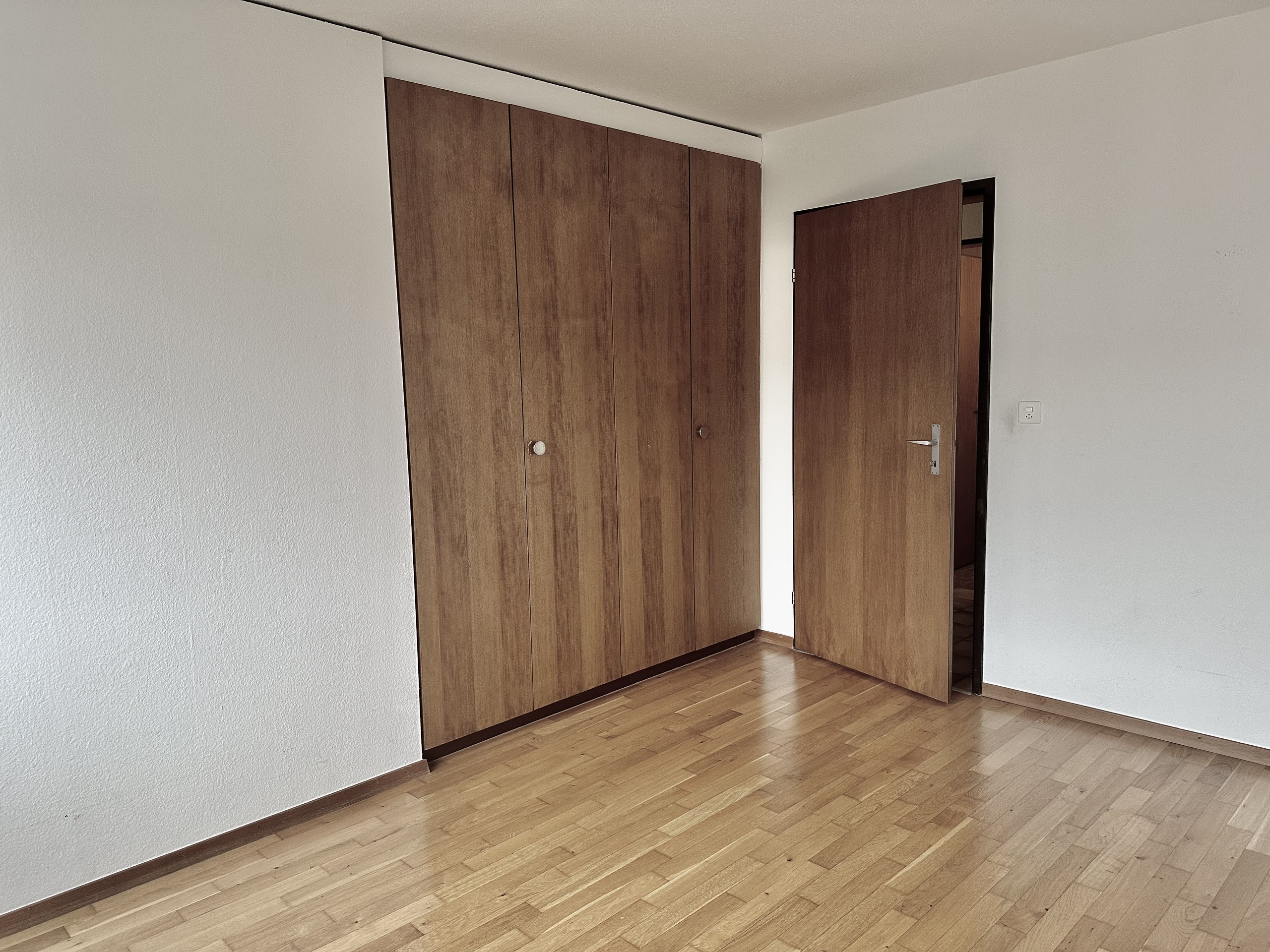 Chambre avec paroi murale