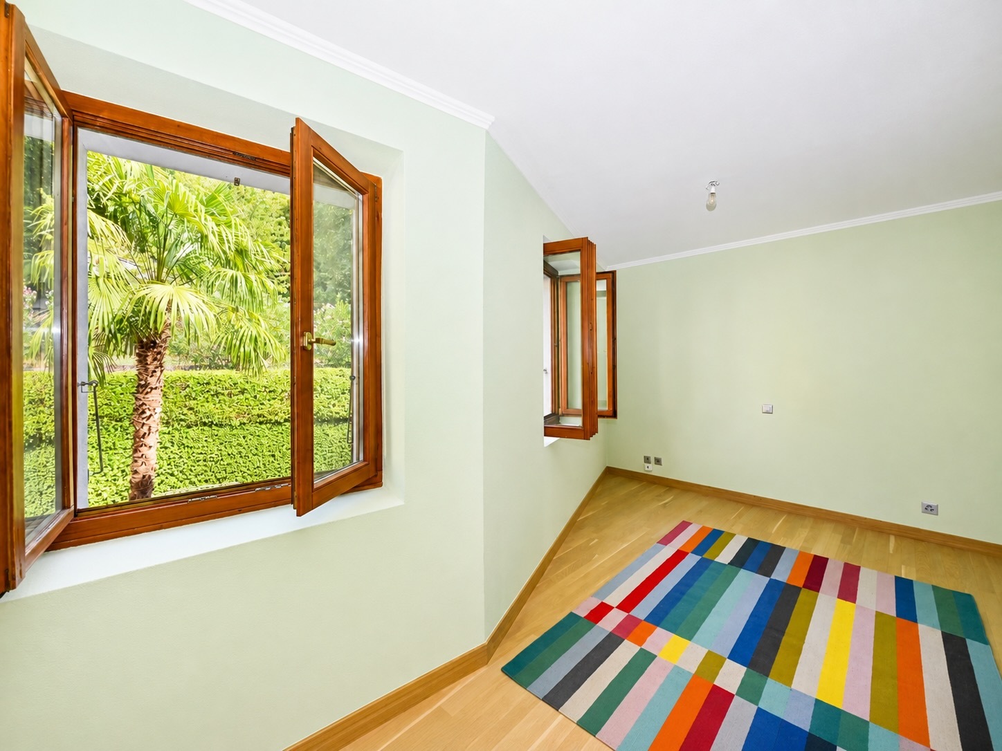 Interior view 4