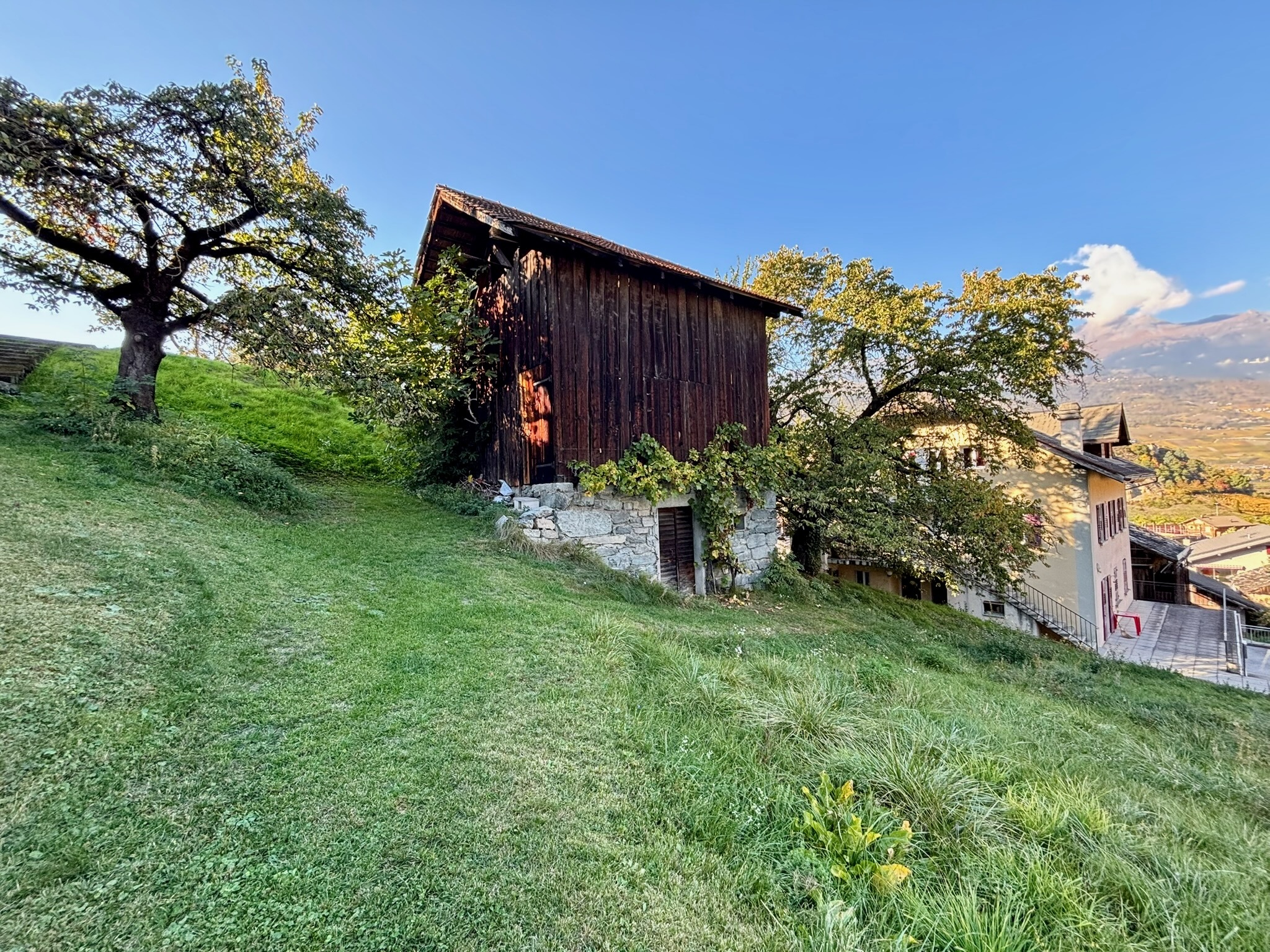 Exterior view 8
