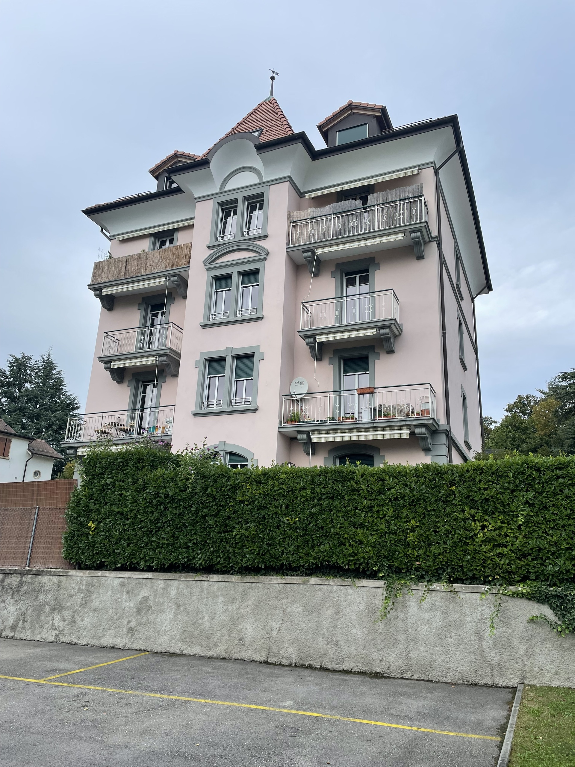 Exterior view 3