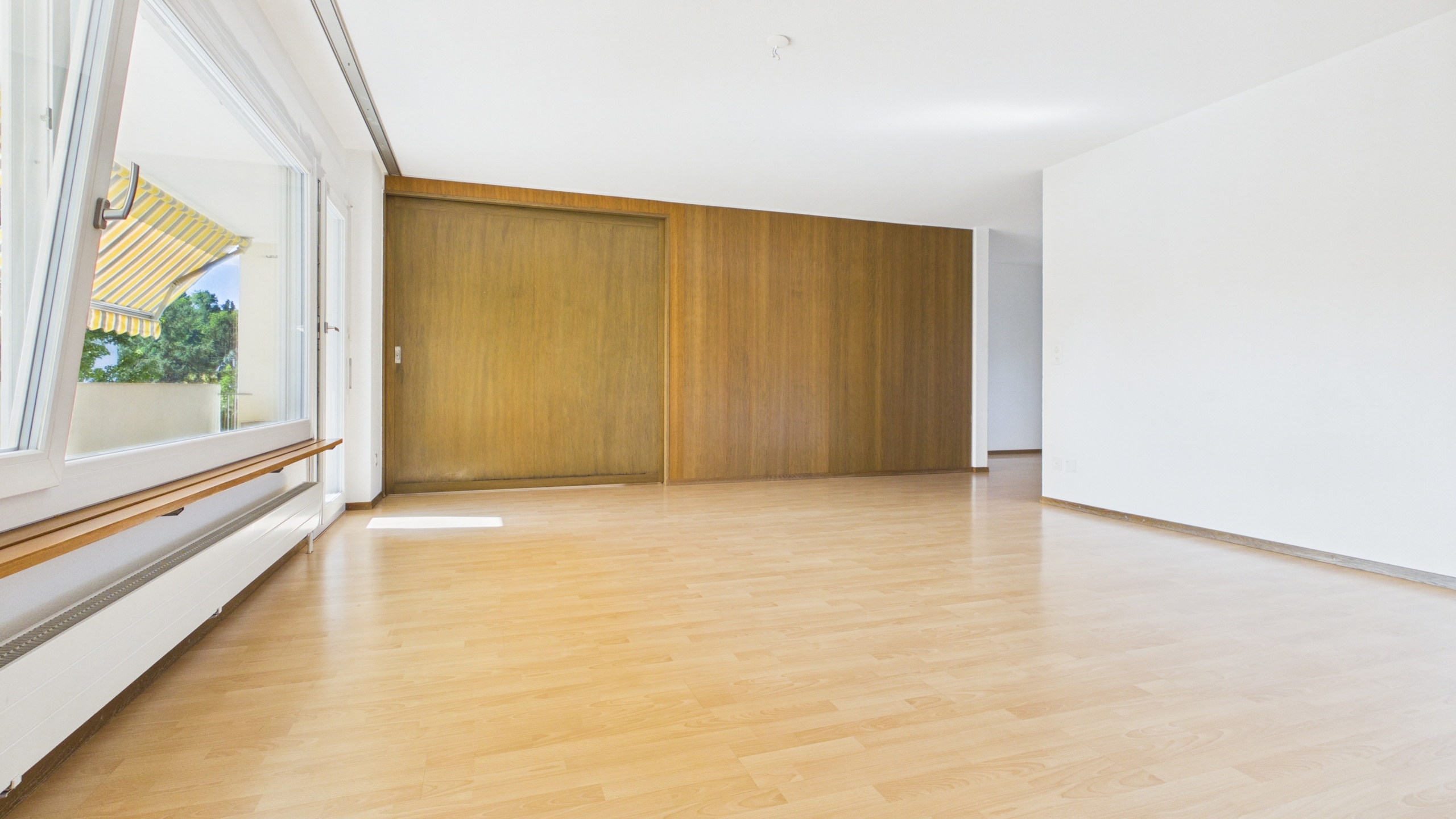 Interior view 6