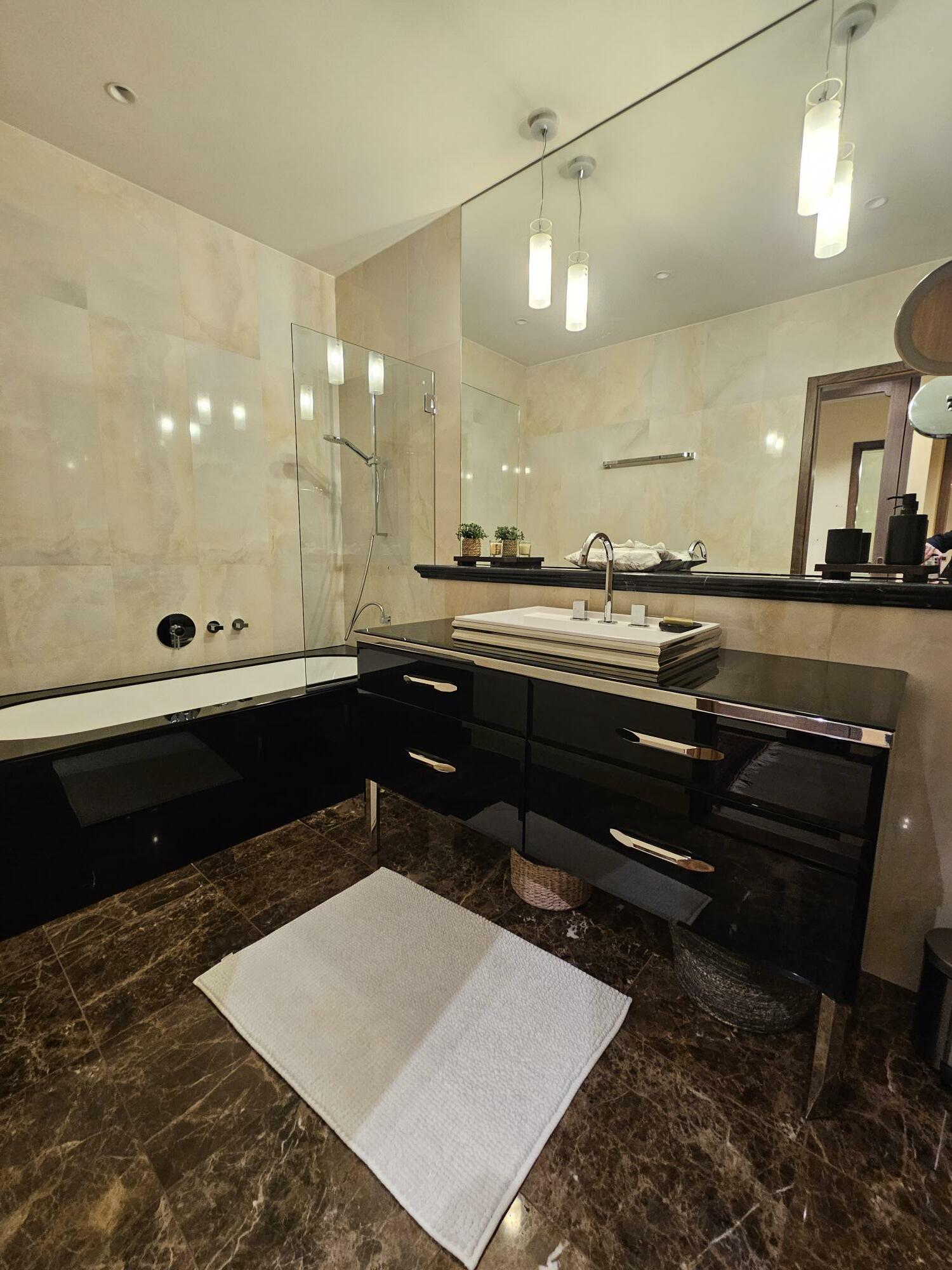Interior view 3
