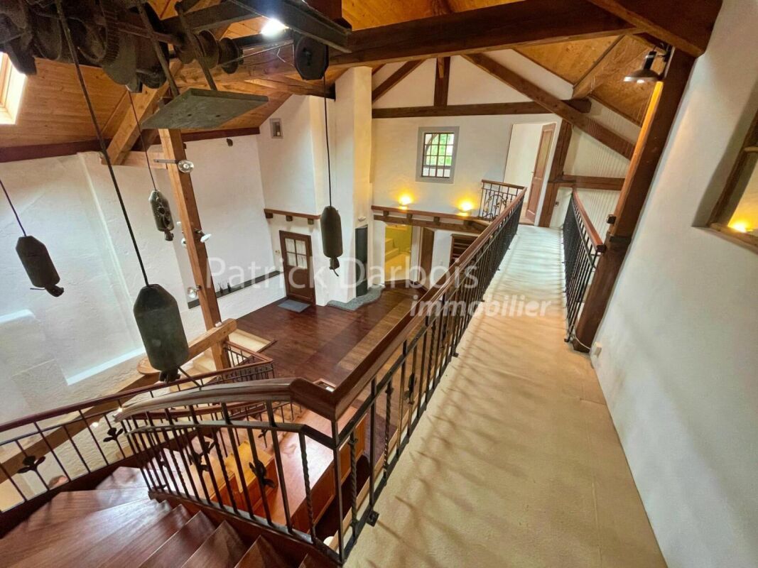 Hall 2ème étage Hall 2ème étage