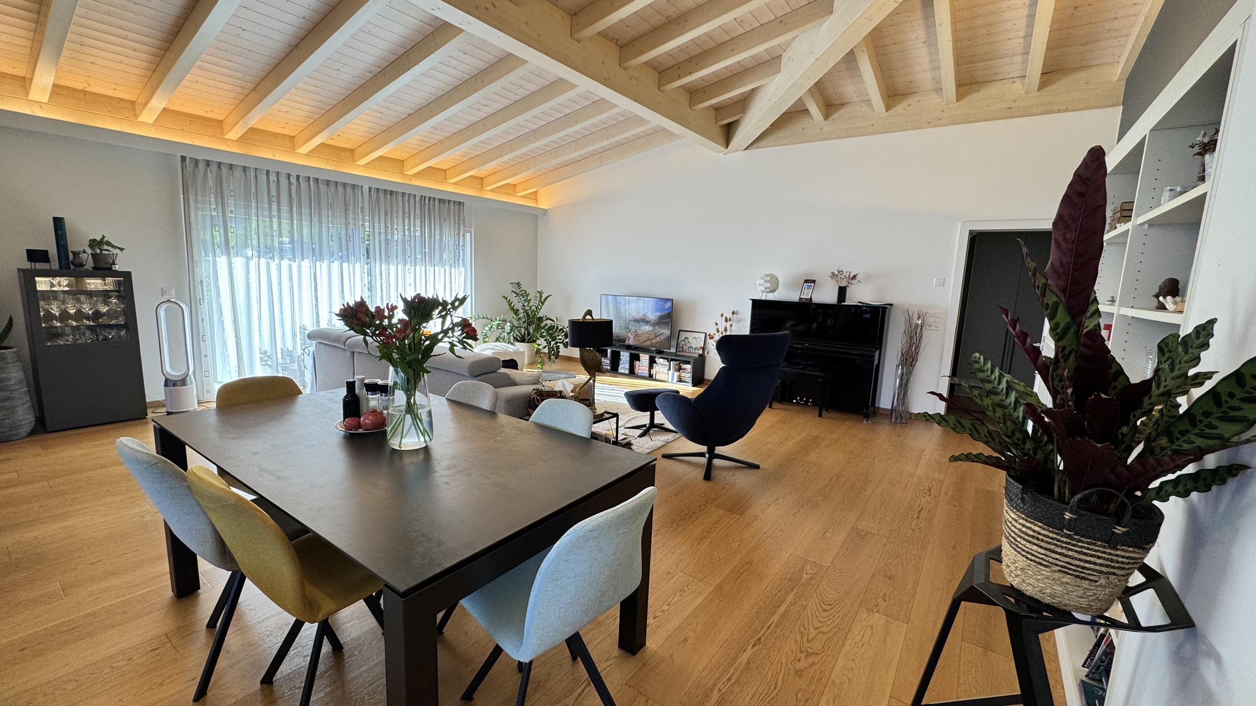 Interior view 2
