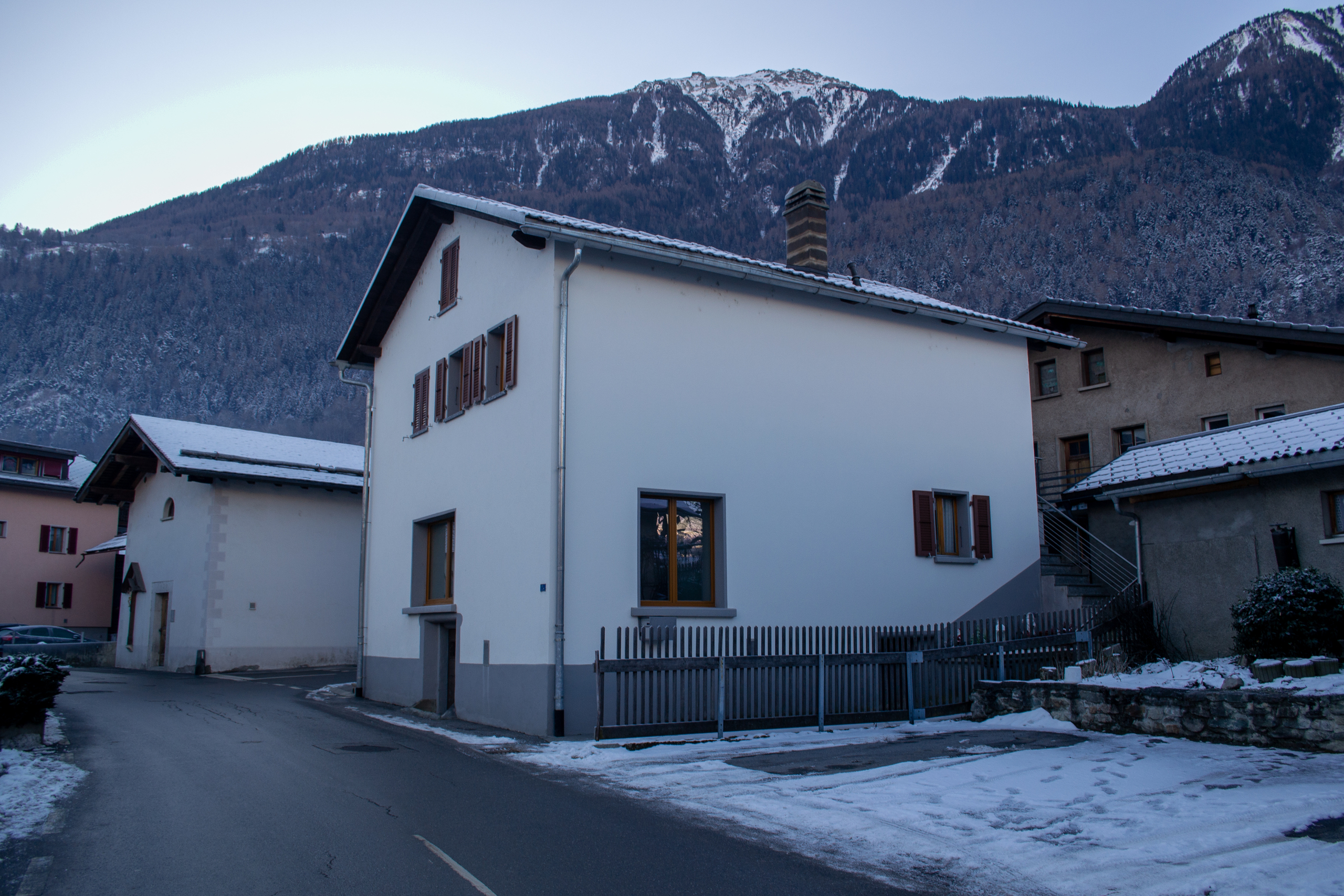 Photo 1