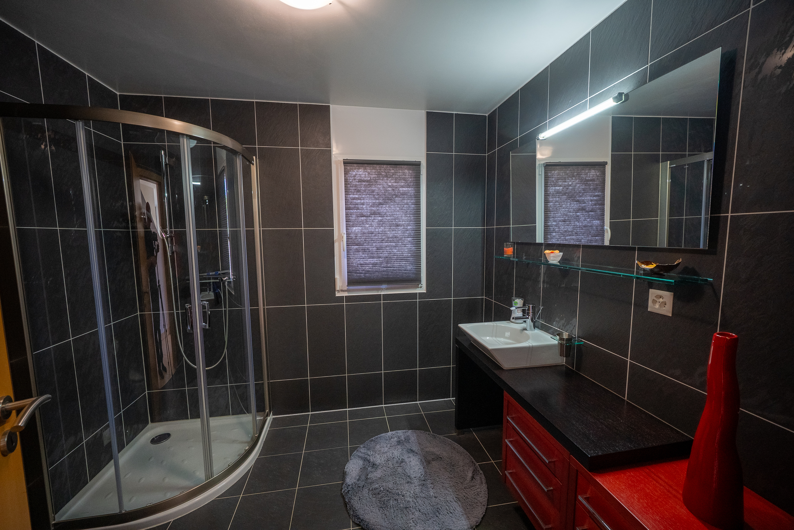 Salle de douche rez-de-chaussée Salle de douche rez-de-chaussée