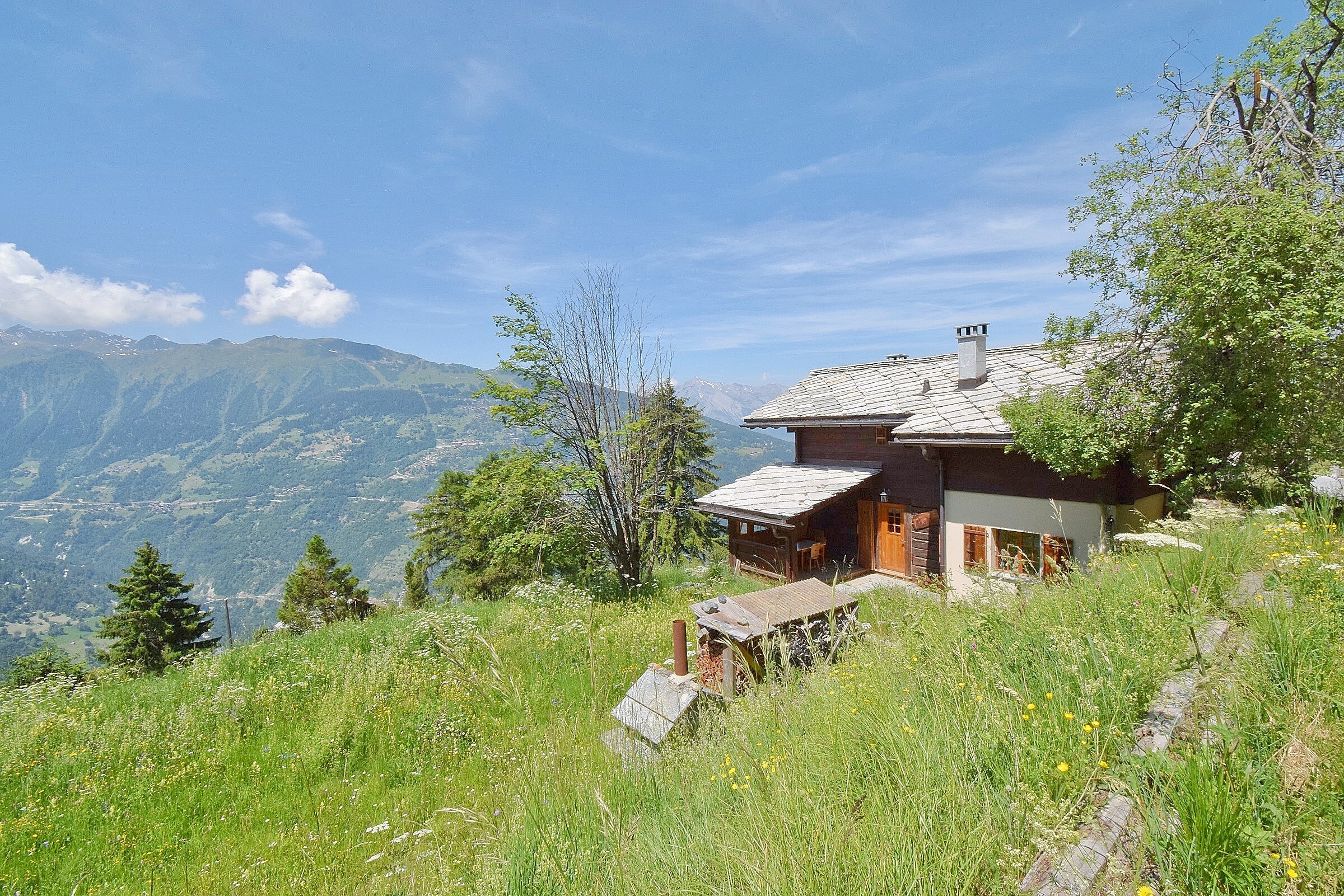Exterior view 1