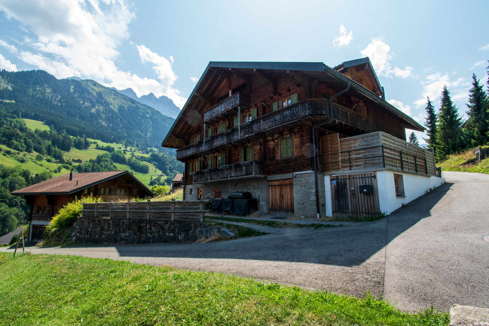 Exterior view 5