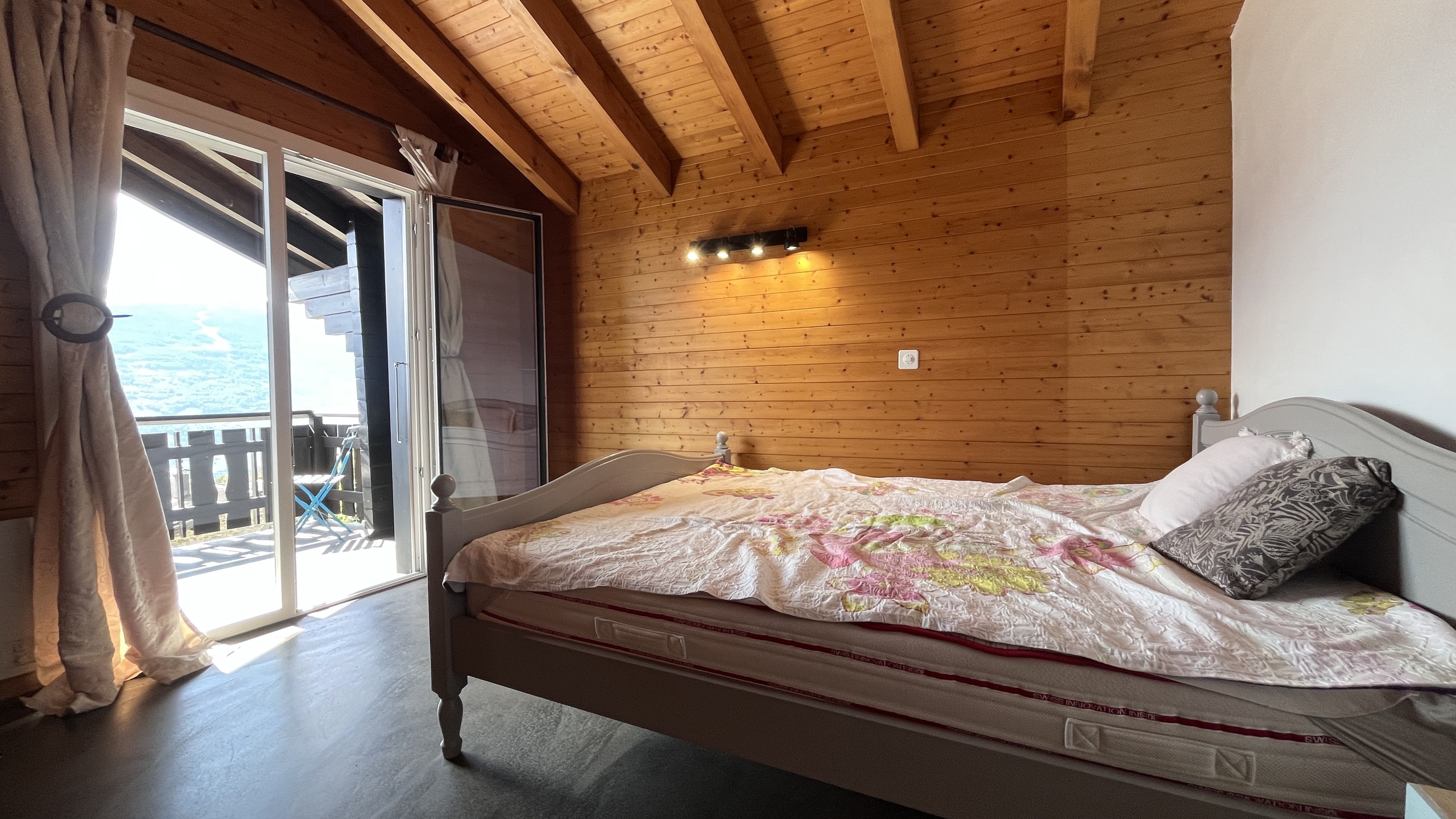 2ème chambre à l'étage  2ème chambre à l'étage