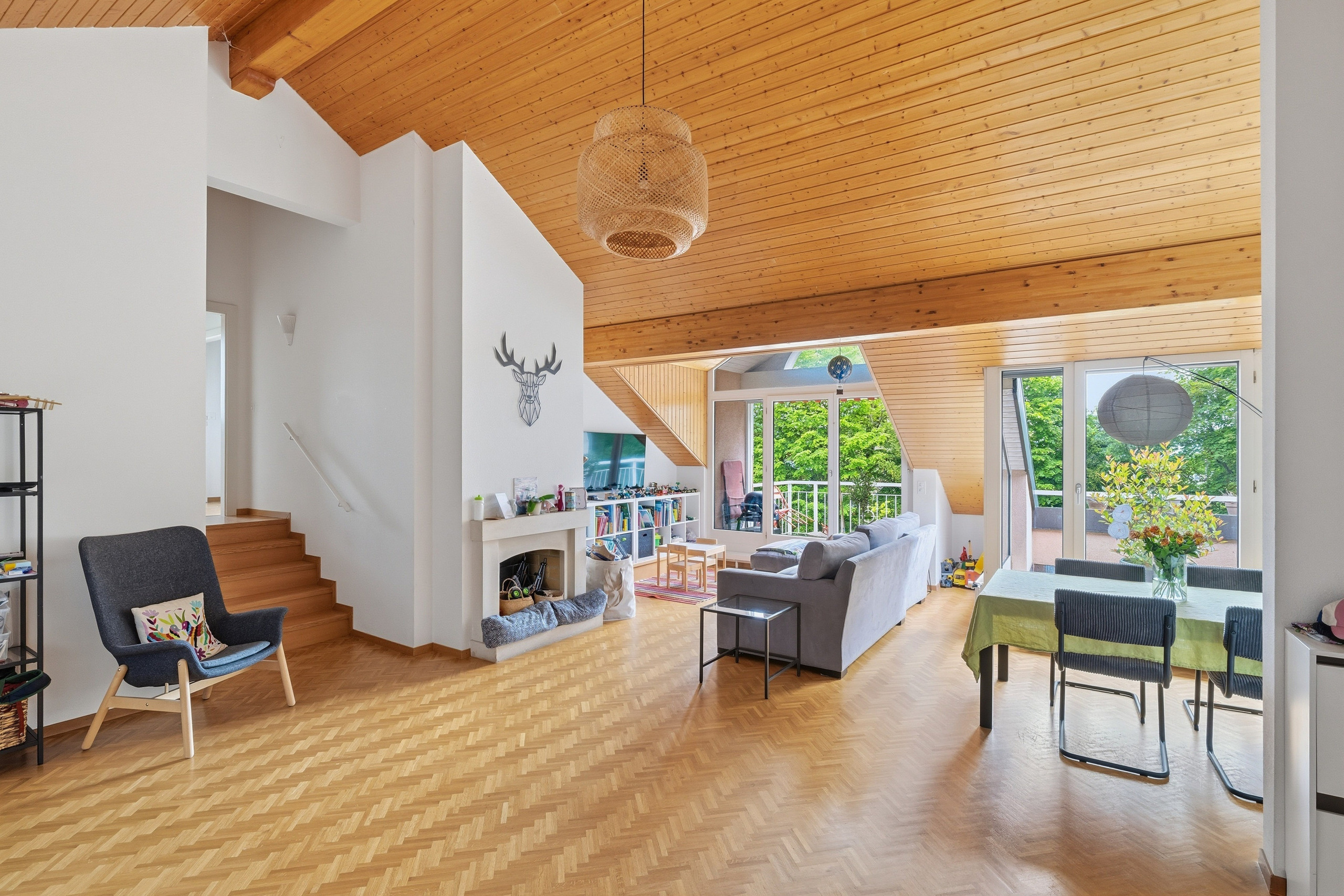 Interior view 4