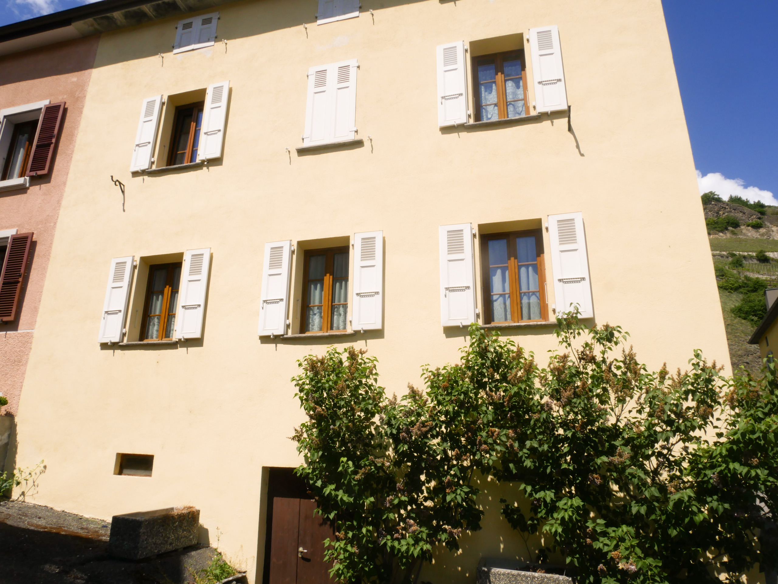 Exterior view 7