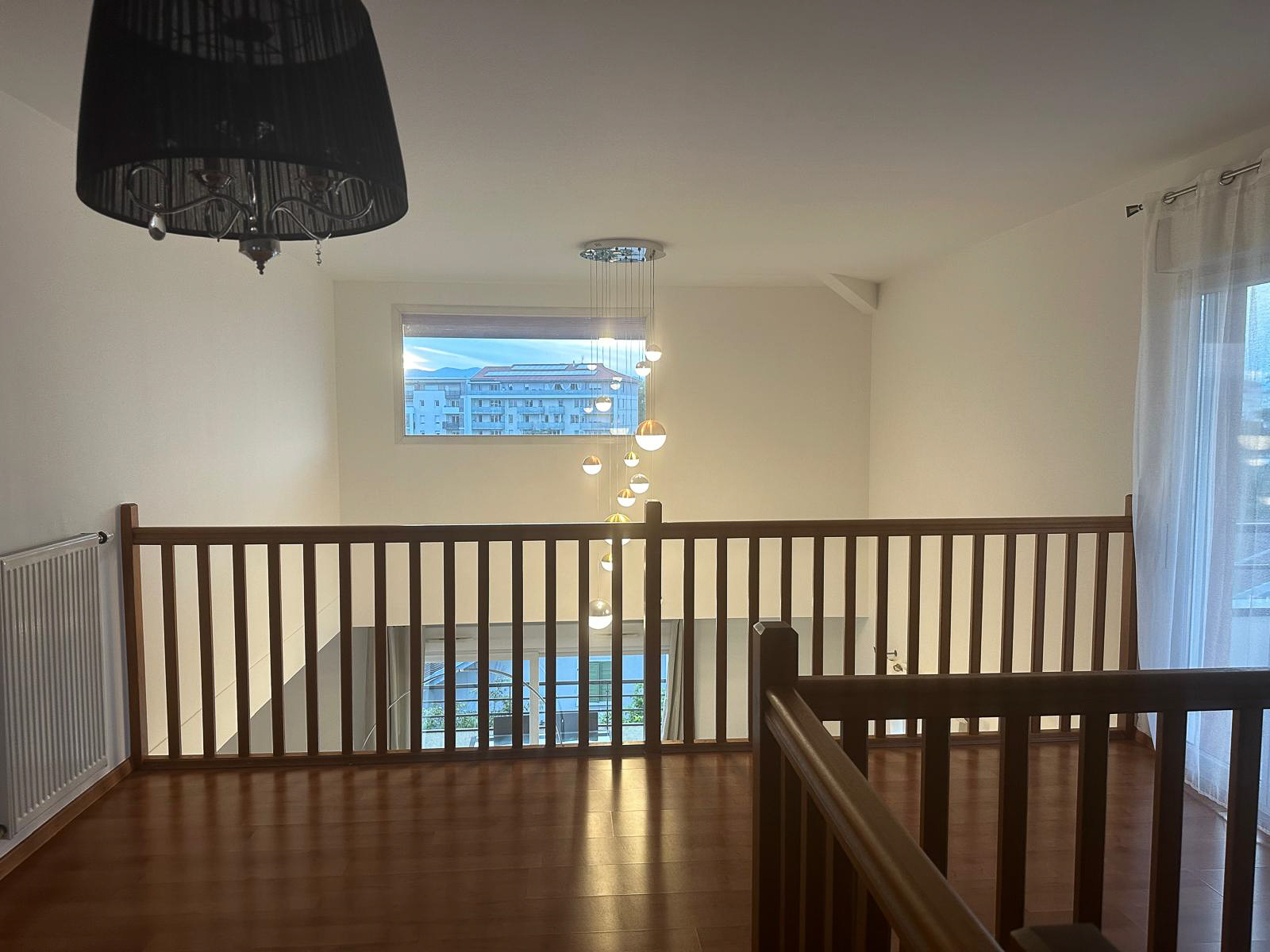 Interior view 6