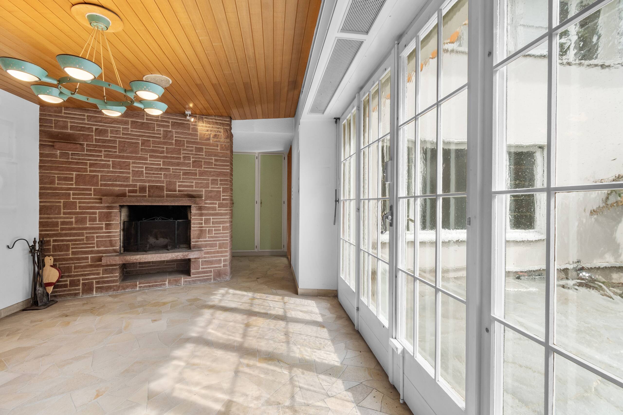 Interior view 4