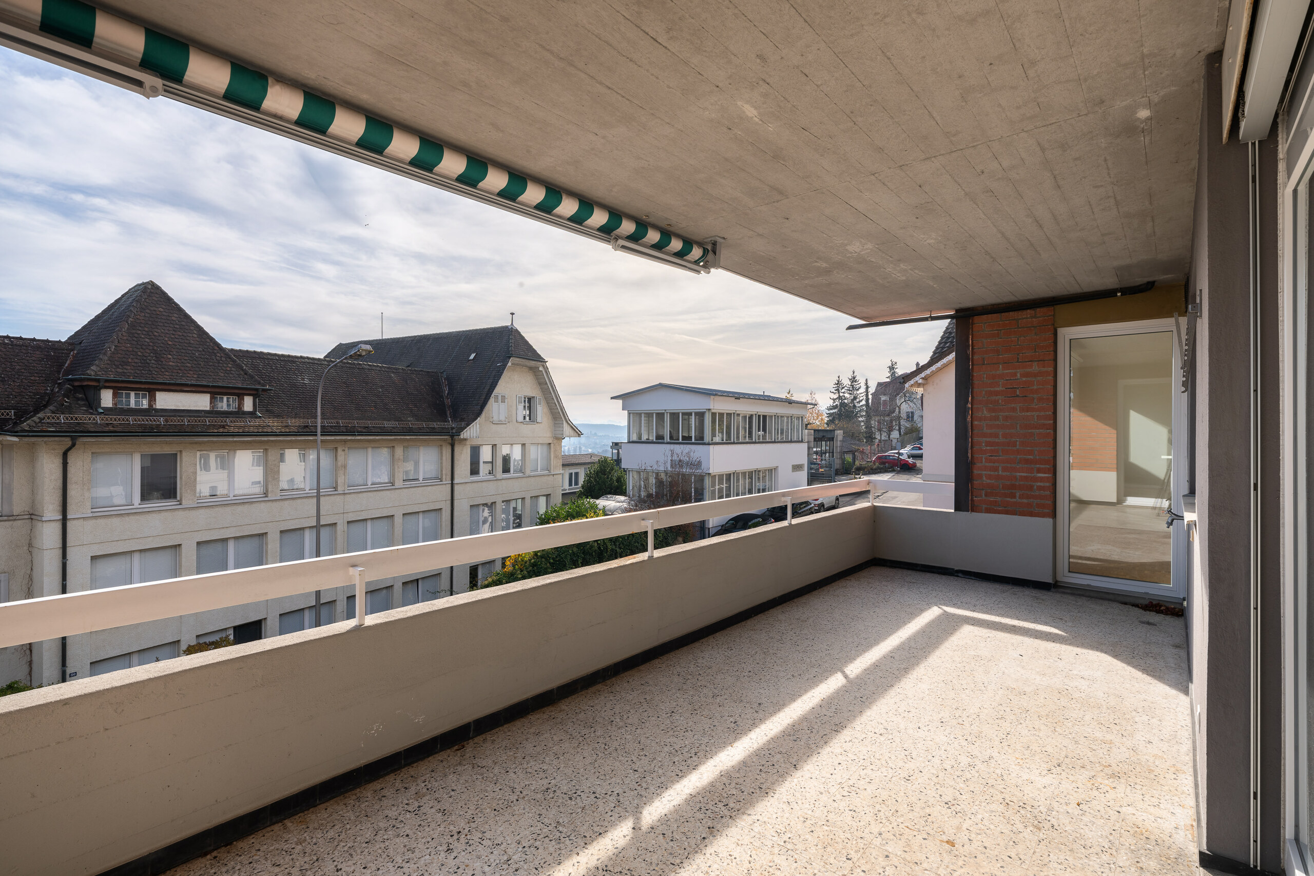  1. OG WEST BALKON GEN WESTEN