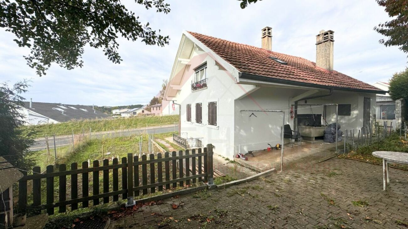 Fassadenansicht (Front, Rückseite, Seite) ? Vue de la façade (avant, arrière, côté)