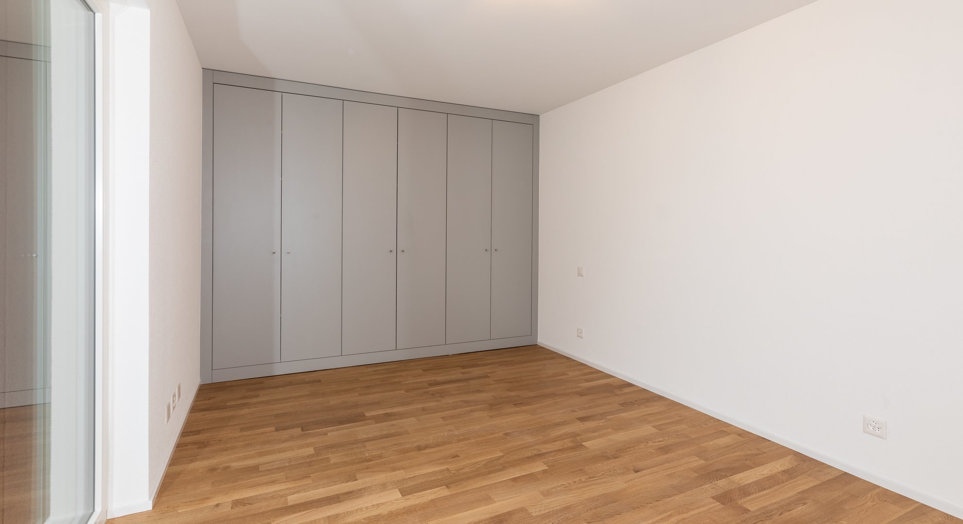 Chambre avec grande armoire Chambre avec grande armoire
