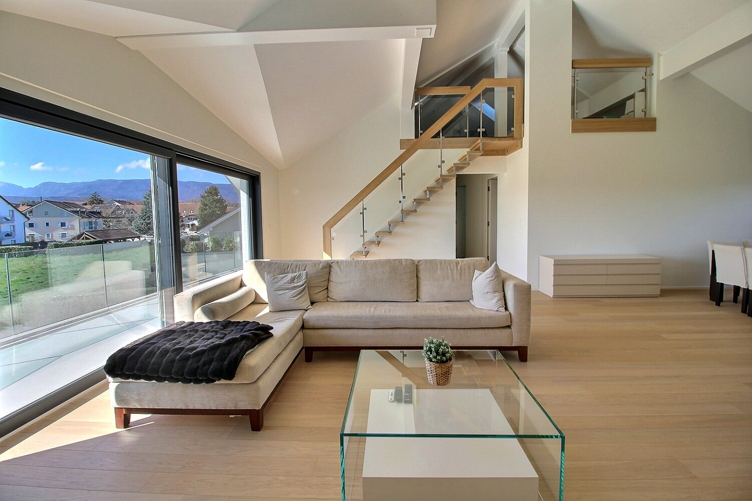 Interior view 3