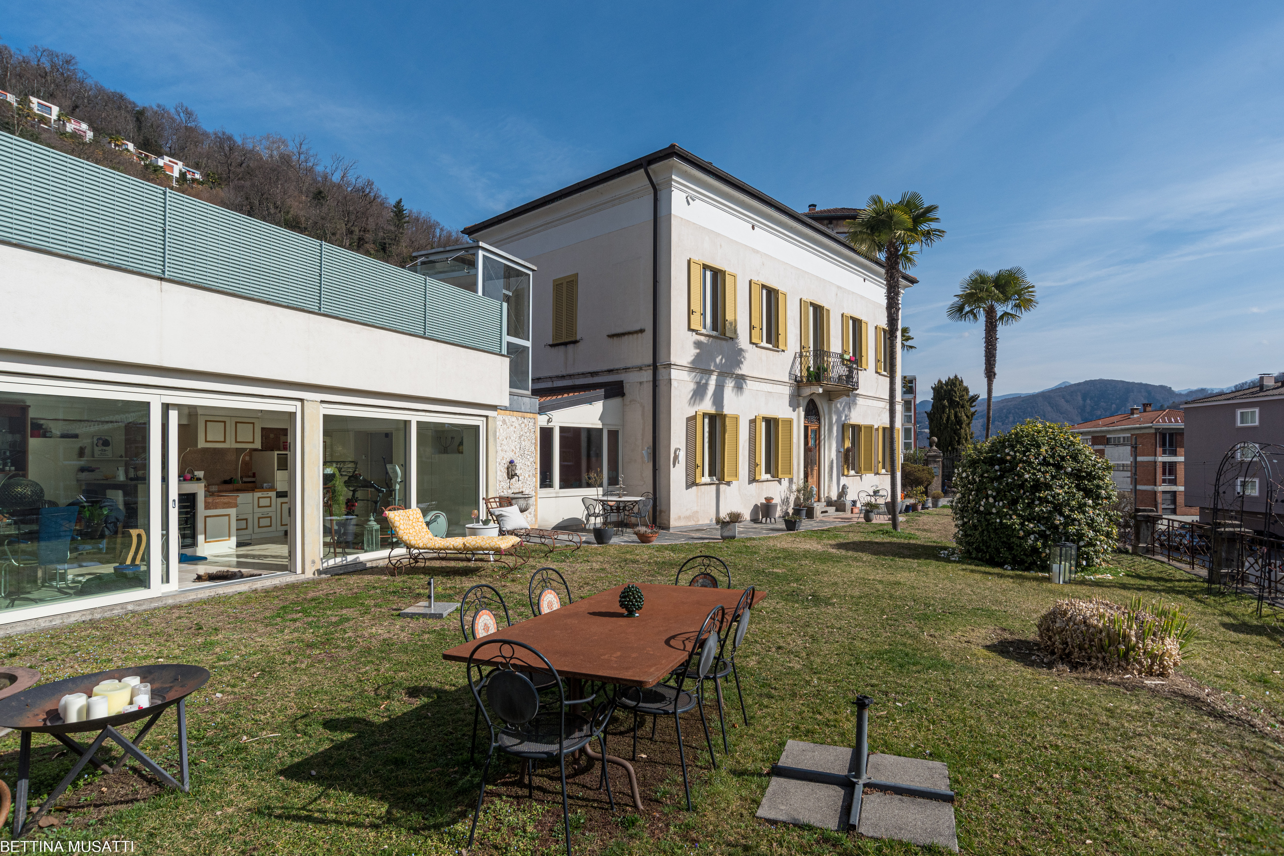 Exterior view 7