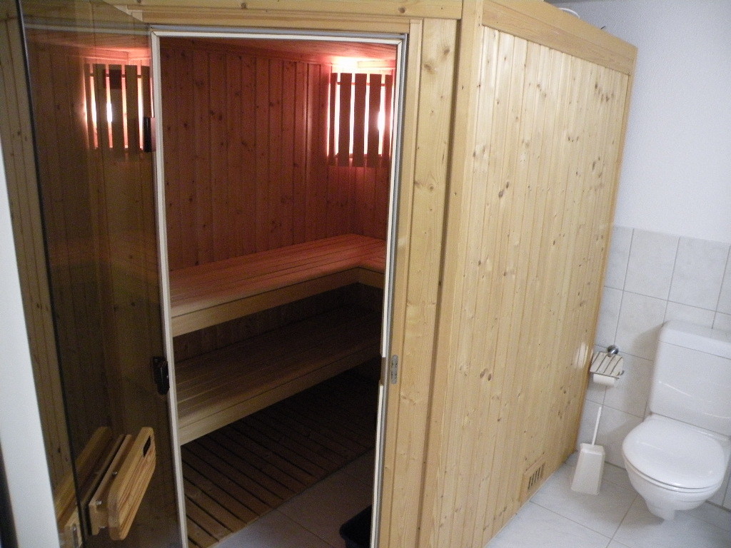 Sauna mit Dusche und WC