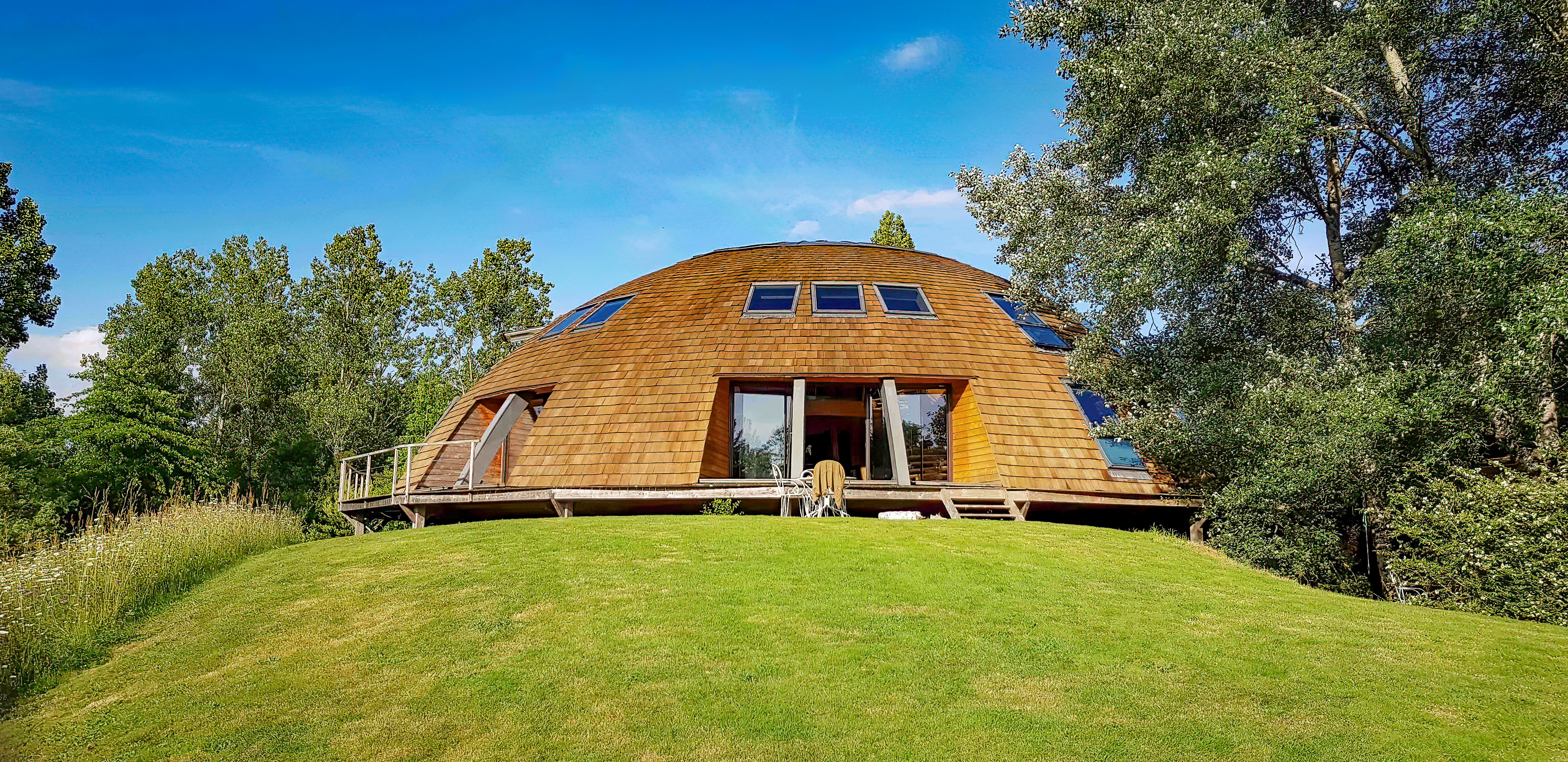 Domespace, la maison écologique : l'extérieur.