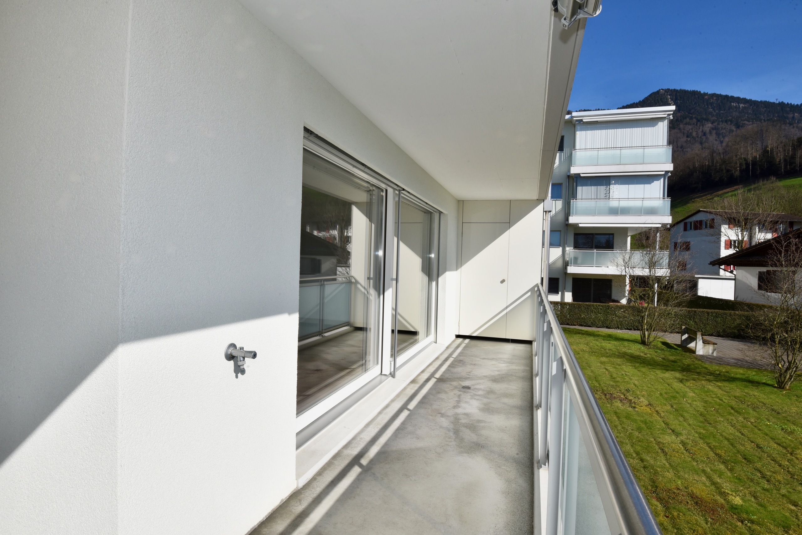 Terrasse mit Aussenreduit