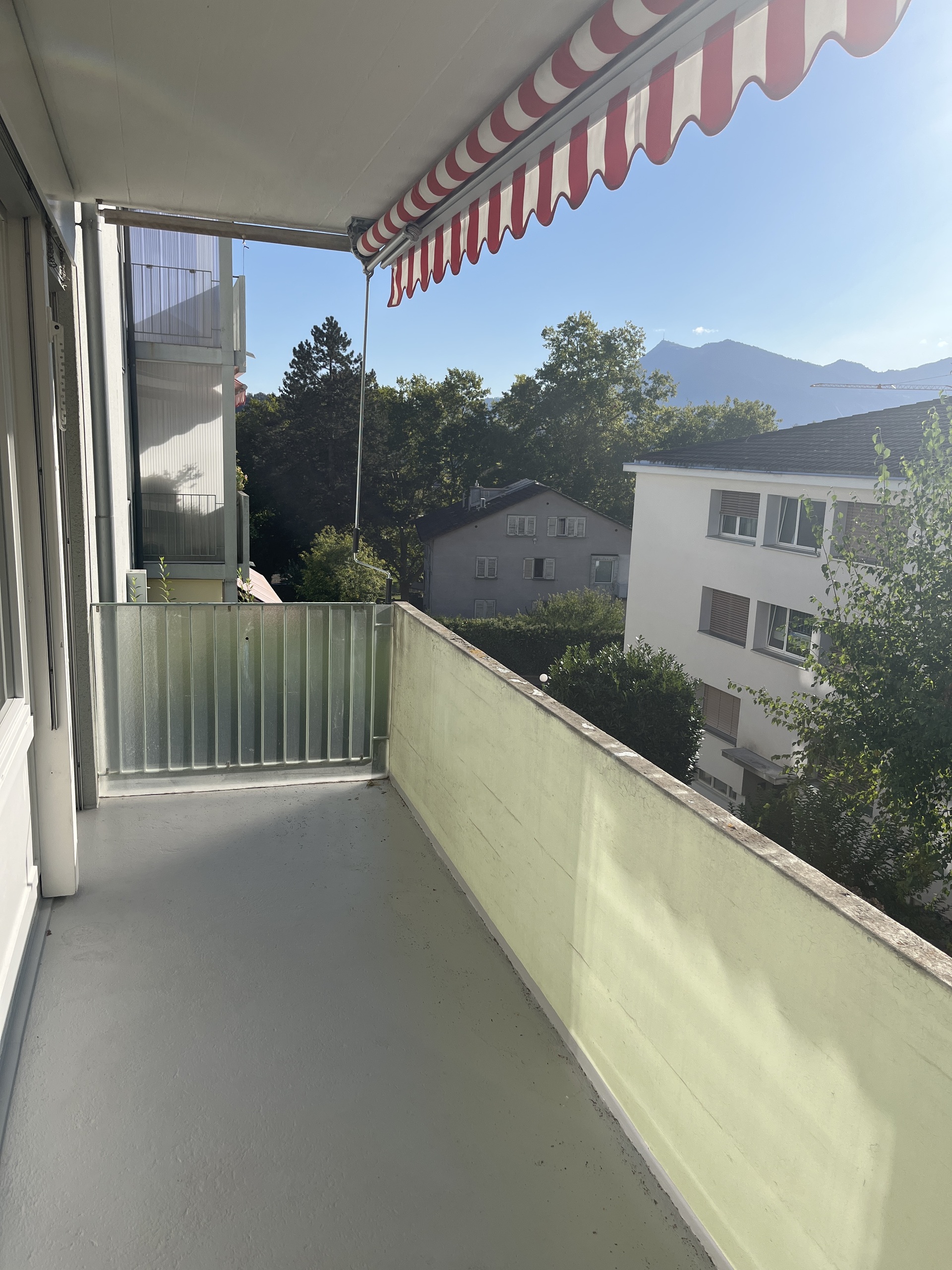 Sonniger Balkon