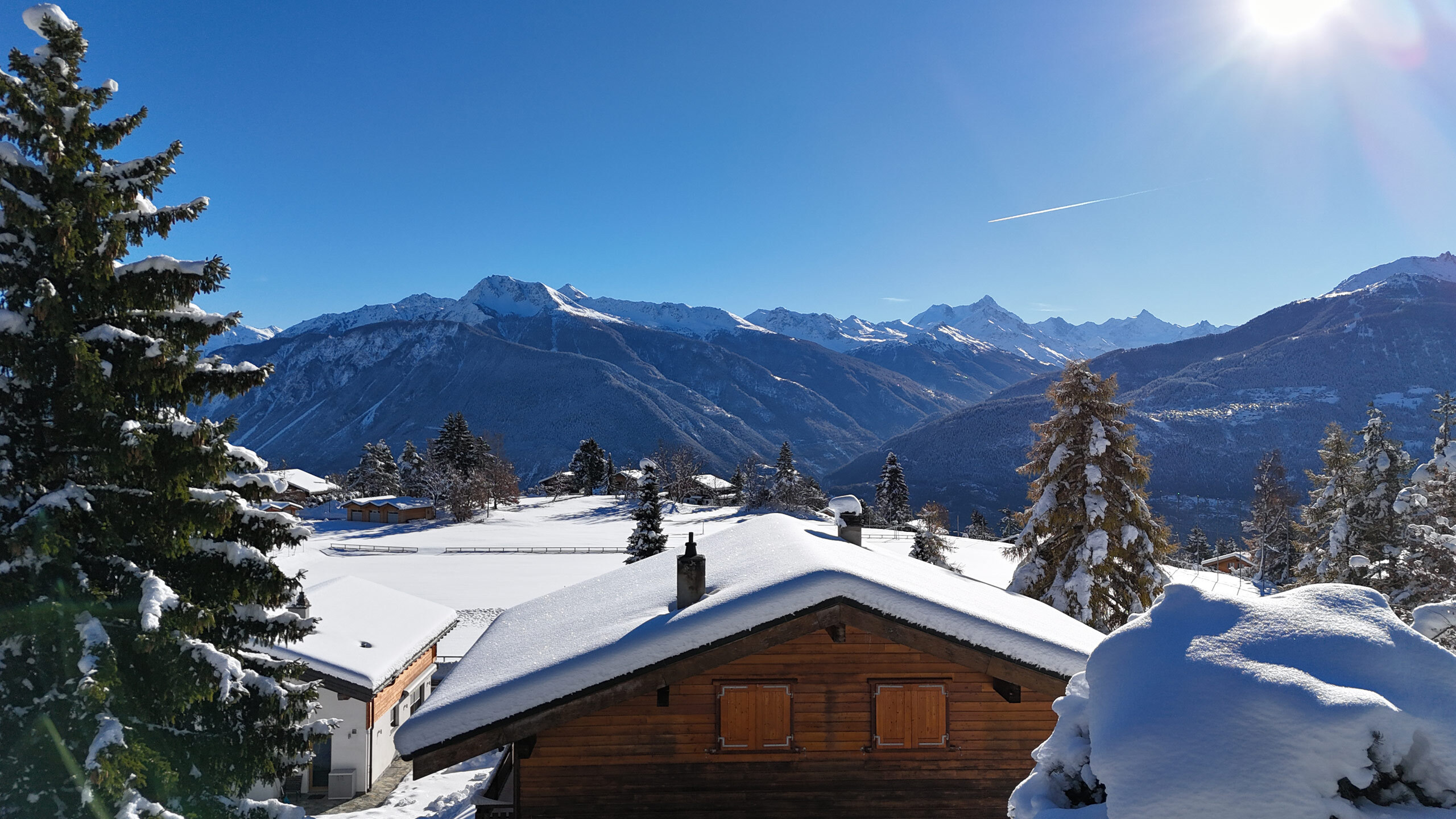 Vue extérieure depuis balcon supérieur - Hiver 2025