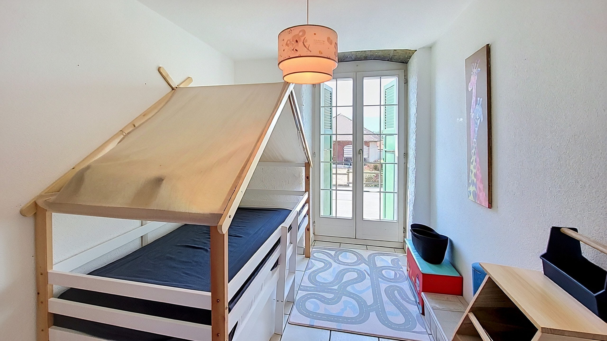 Interior view 6