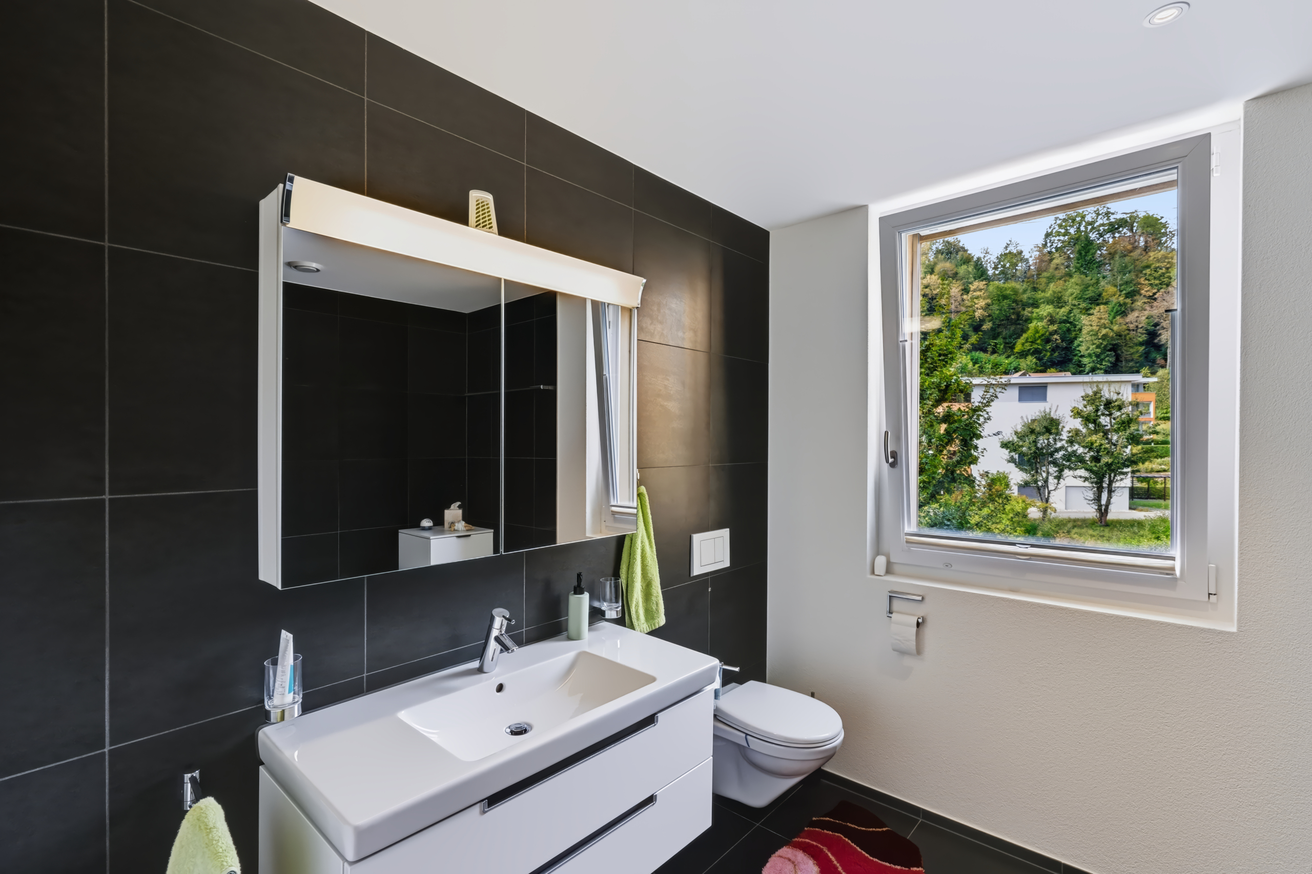 Badewanne mit Fenster