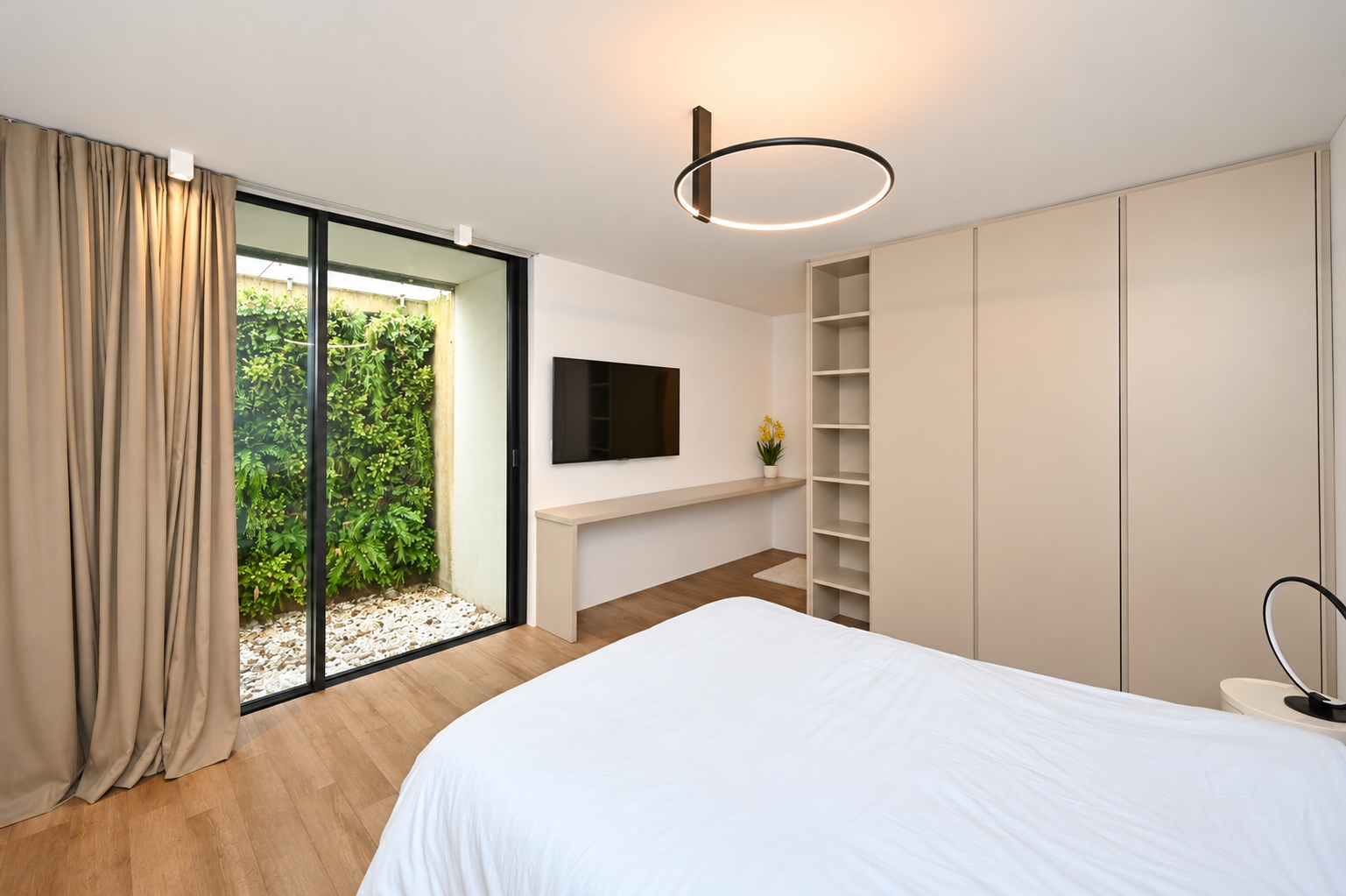 Interior view 11