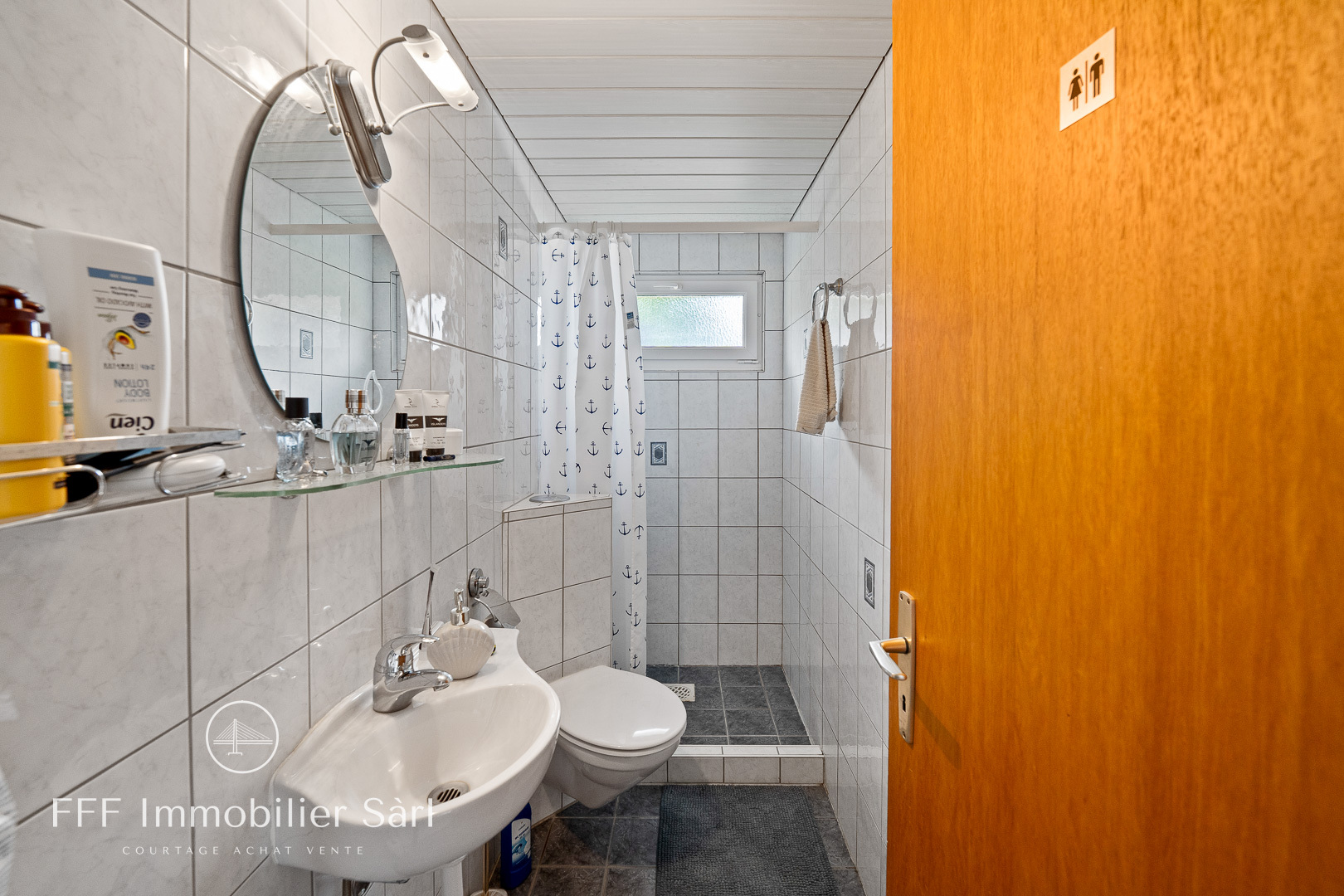 Salle de douche sous-sol Salle de douche sous-sol