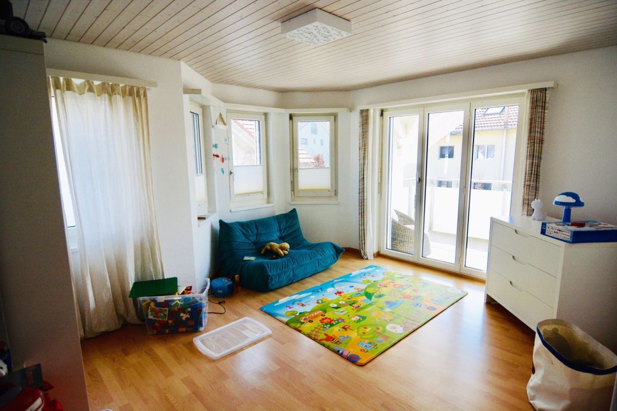 SZ3: Büro oder Zimmer mit direktem Ausgang auf Balkon