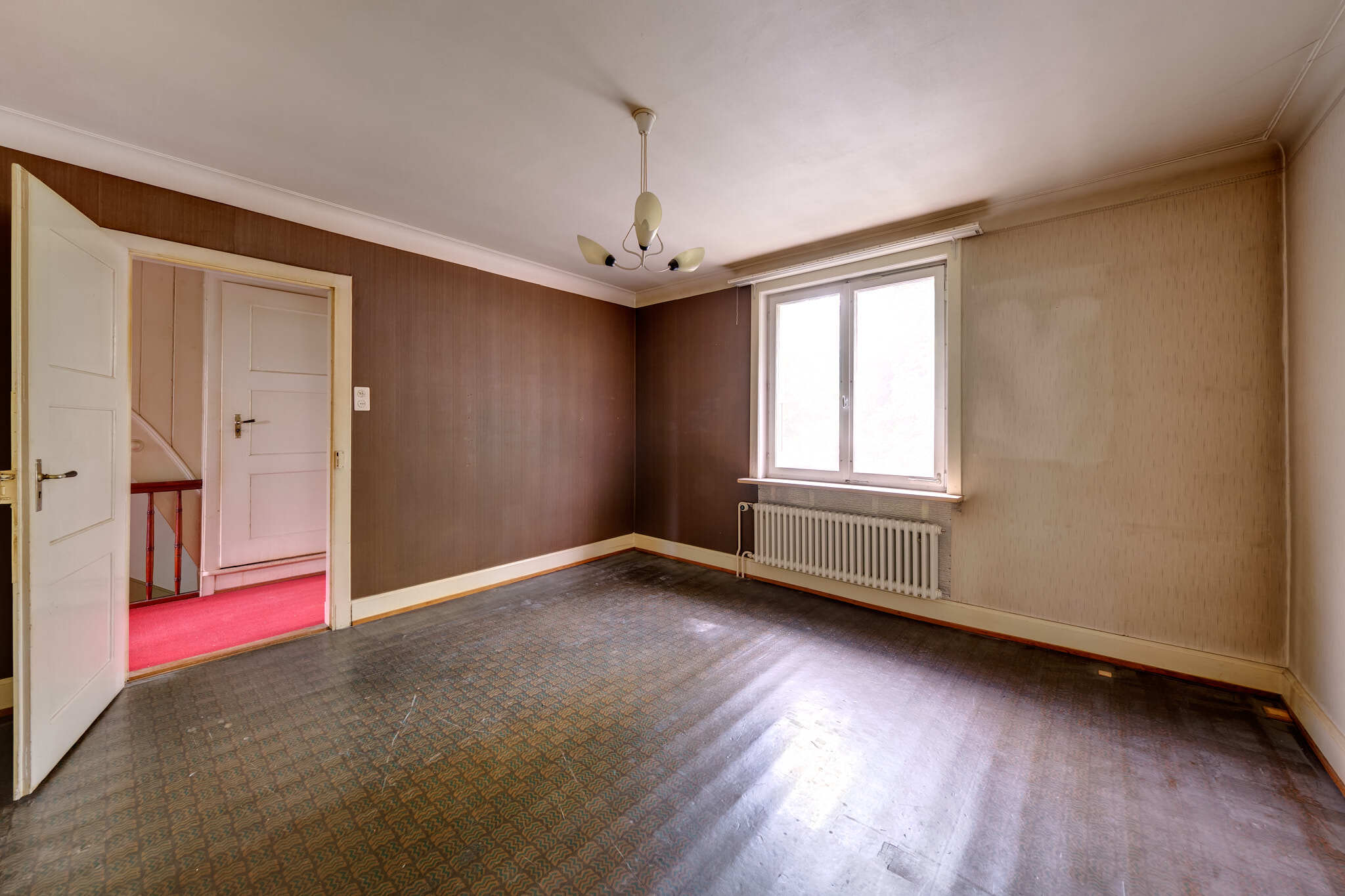 Weiteres Zimmer im Obergeschoss zur Strassenseite