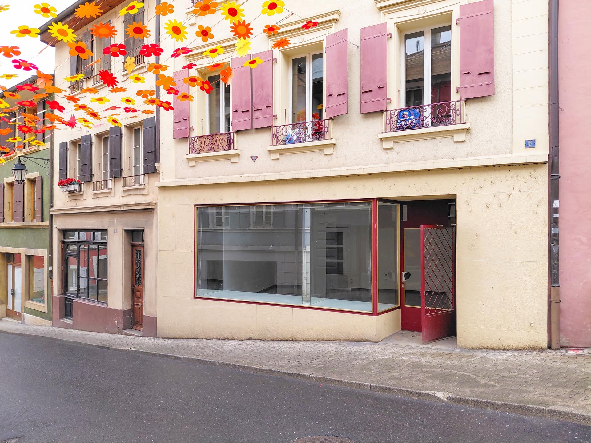 Extérieur-vitrine Extérieur-vitrine