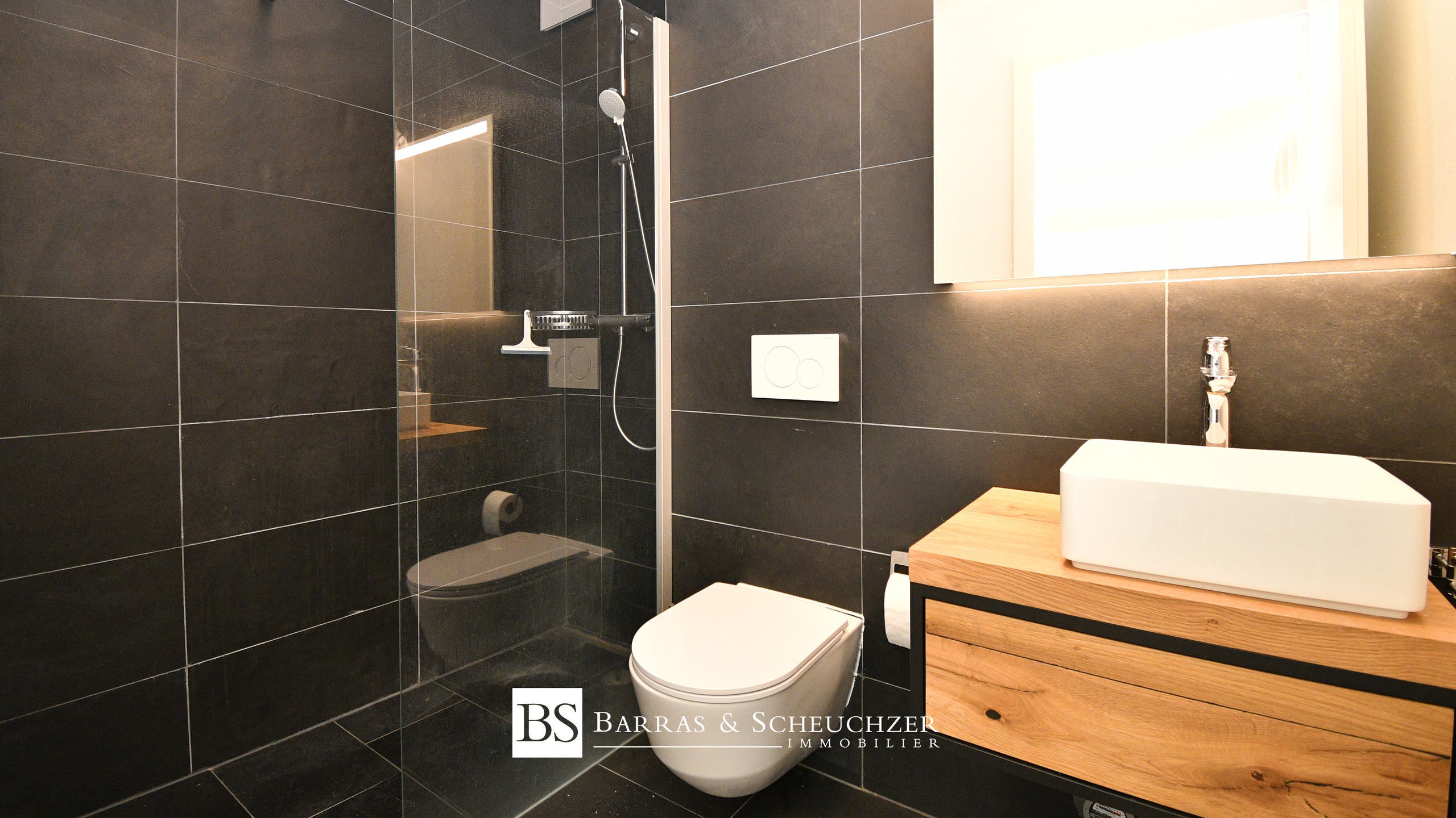 Salle de douche - chambre 1