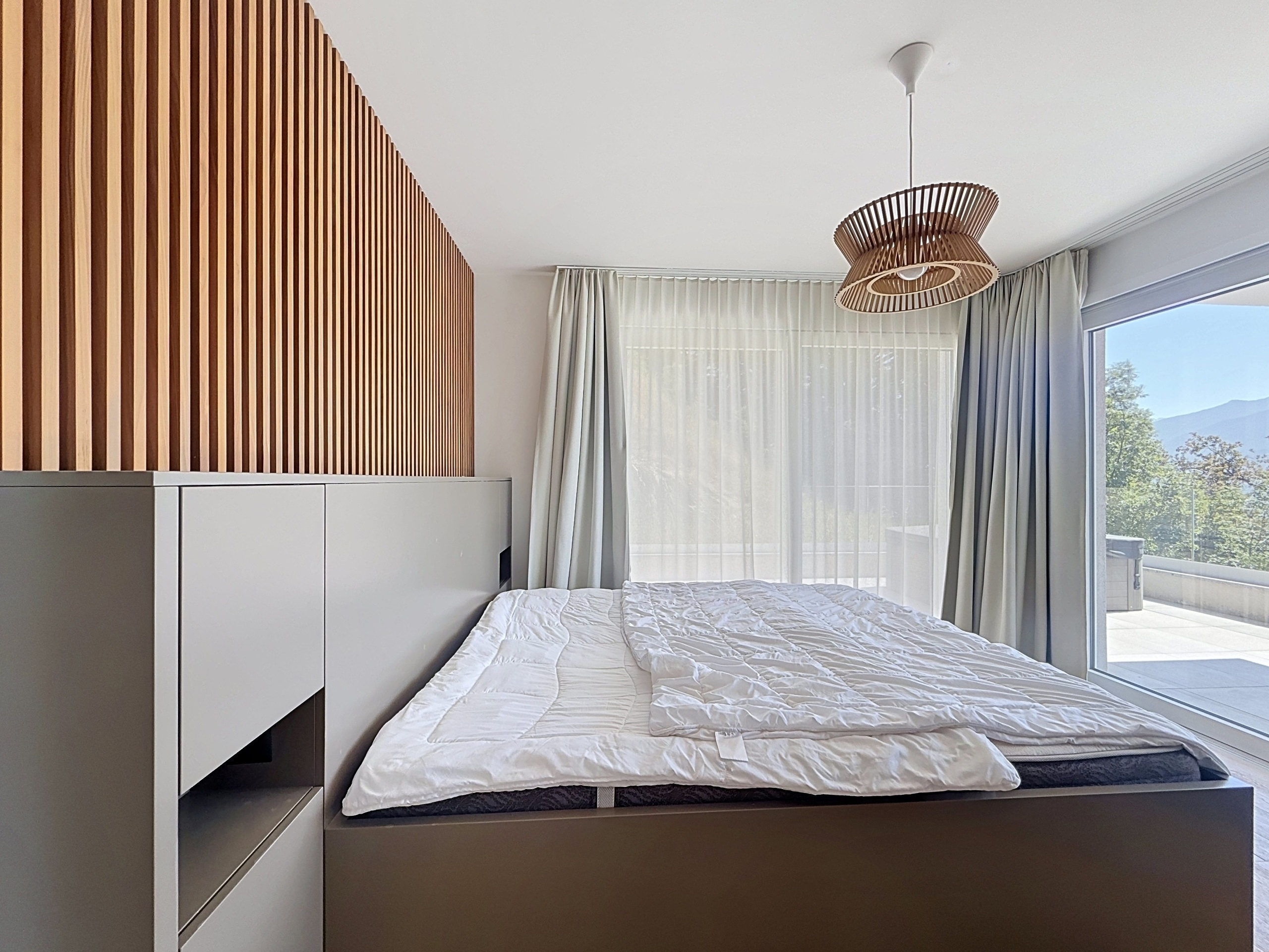 Interior view 6