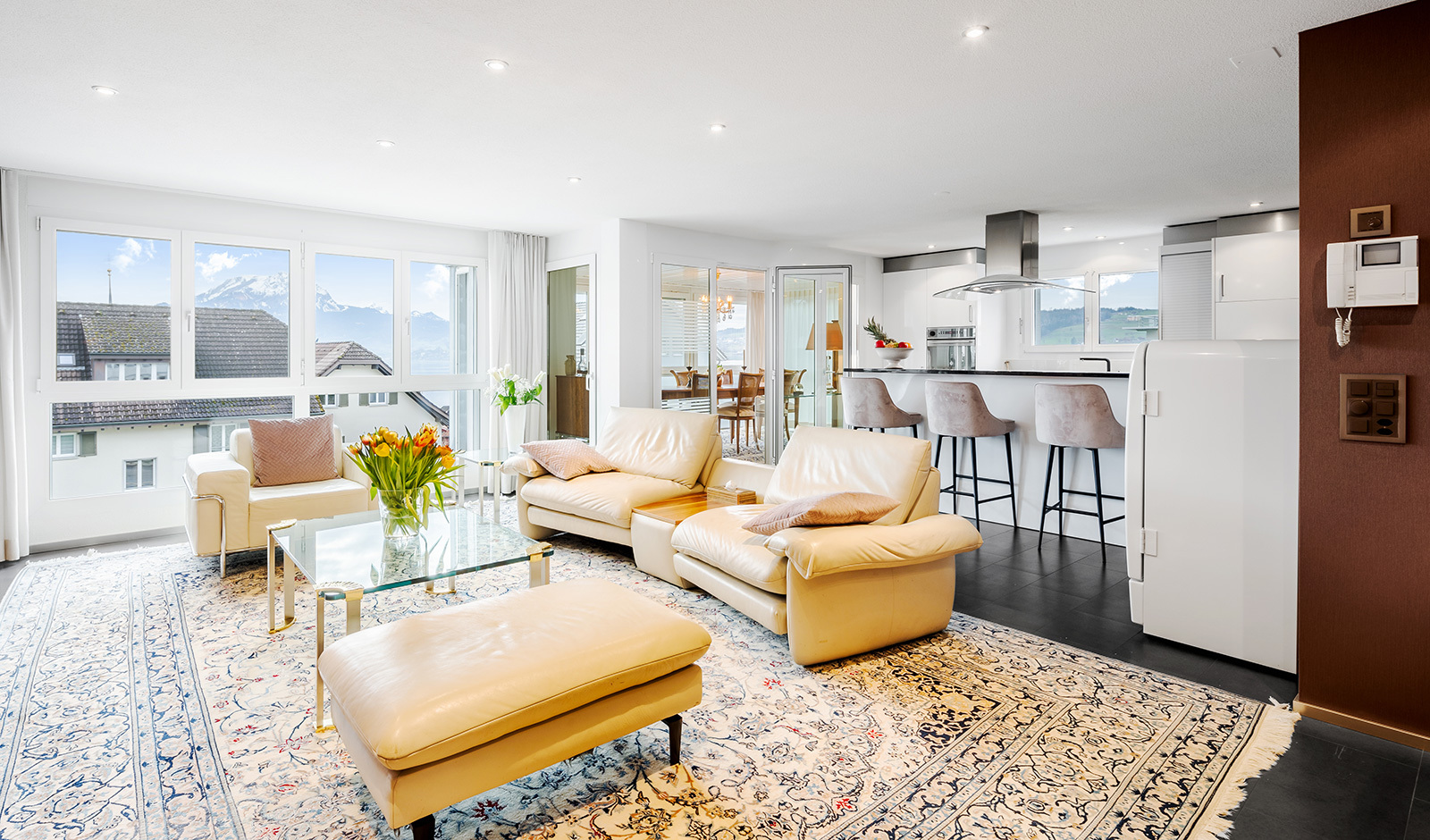 Weitere Fotos unter www.dv-immo.ch